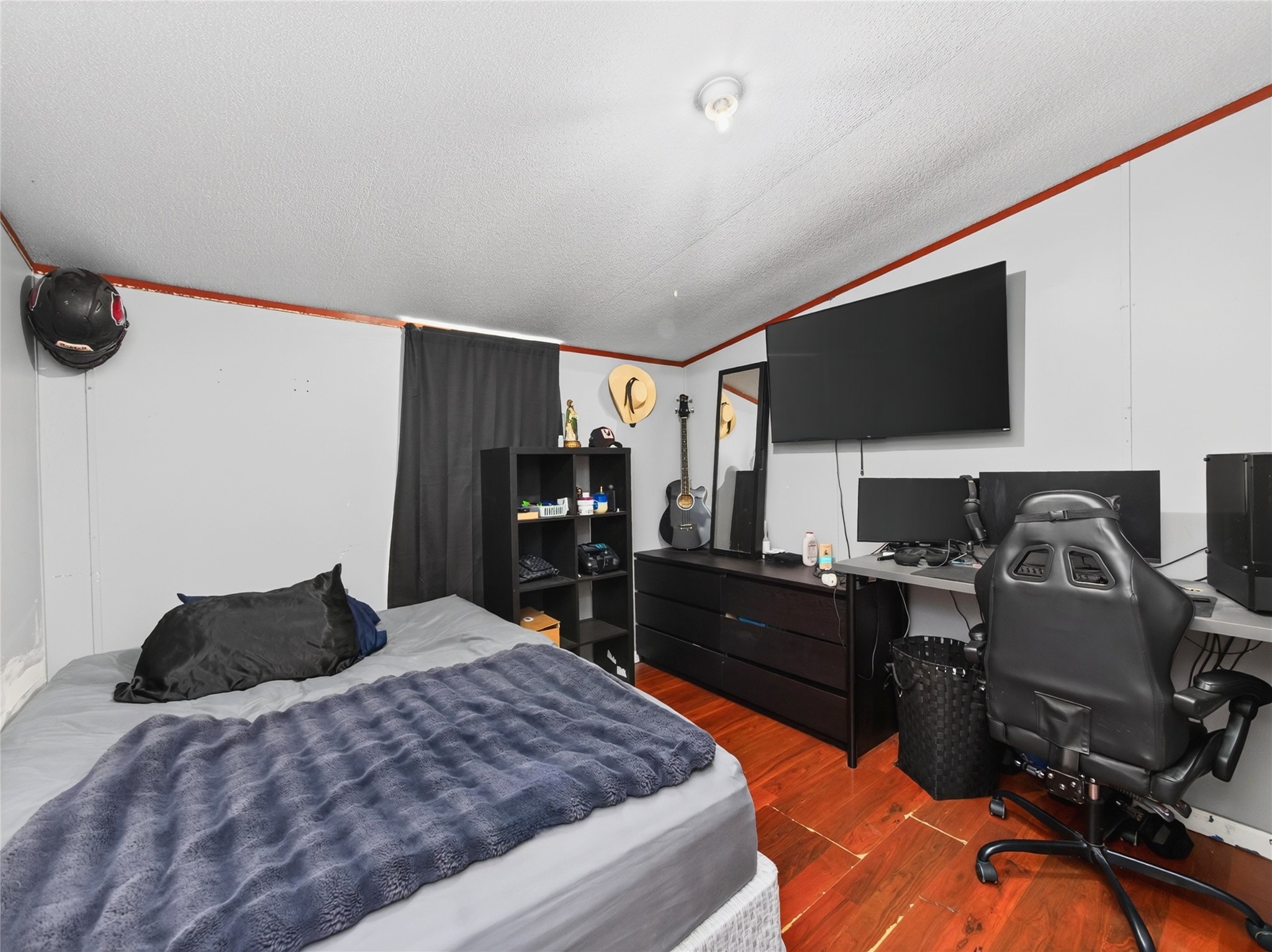 main property photo 19