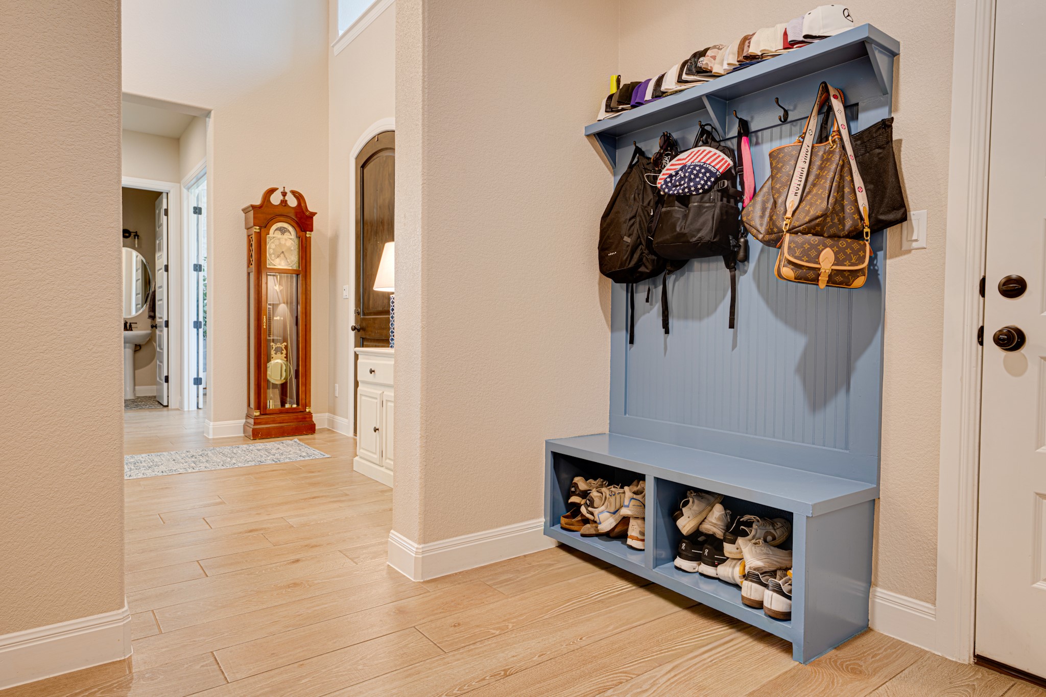 main property photo 30
