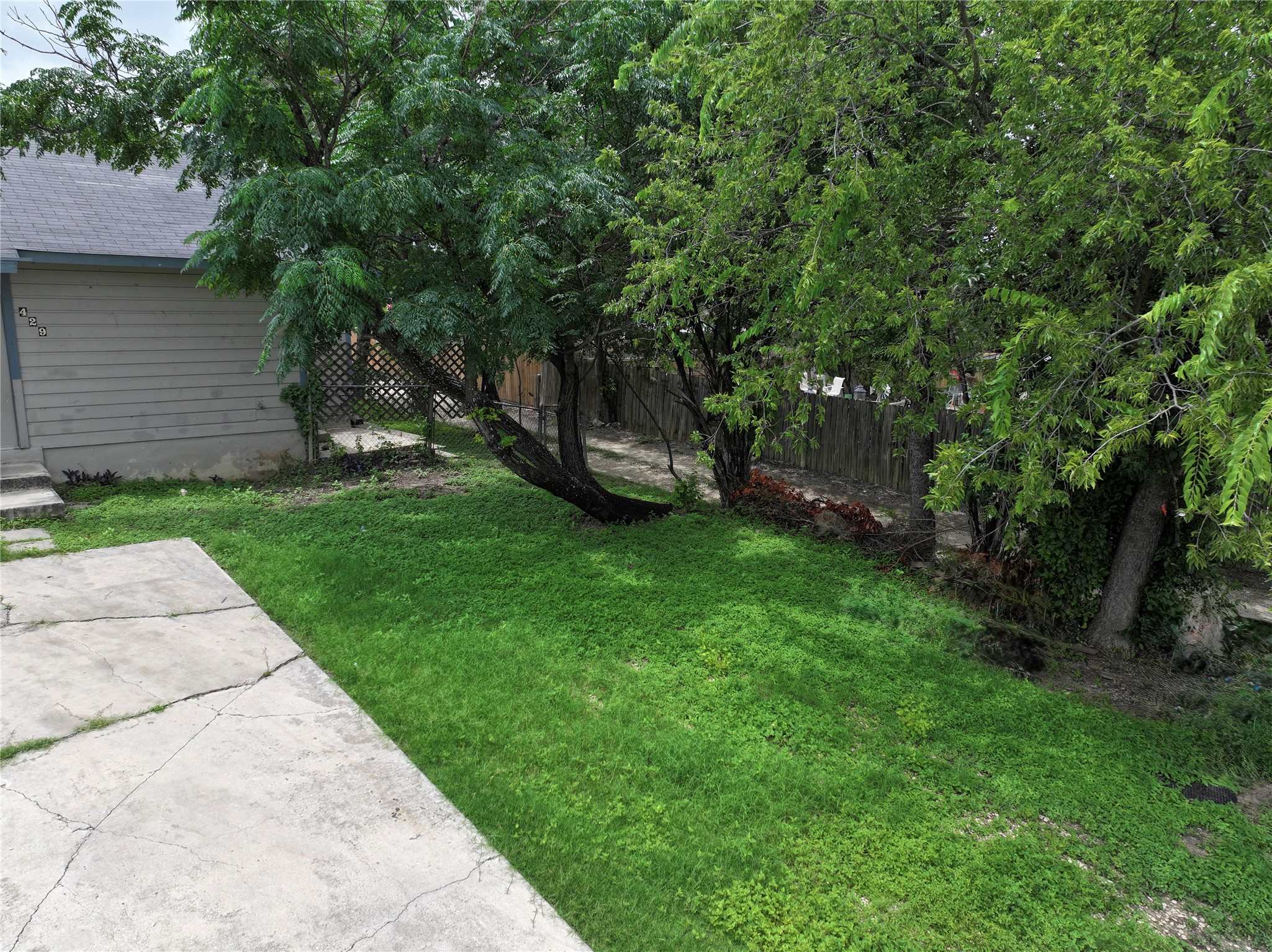 main property photo 9