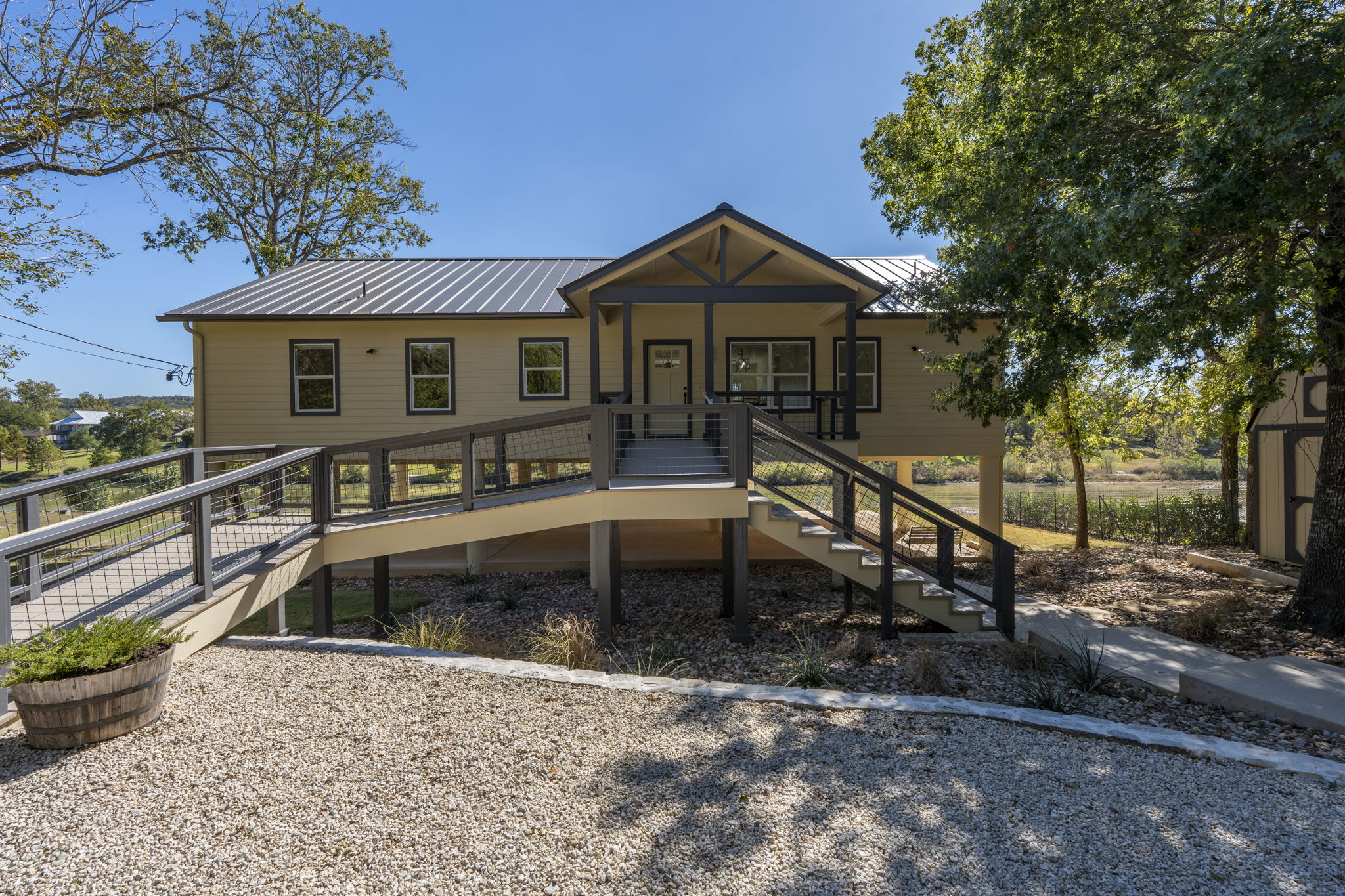 main property photo 13
