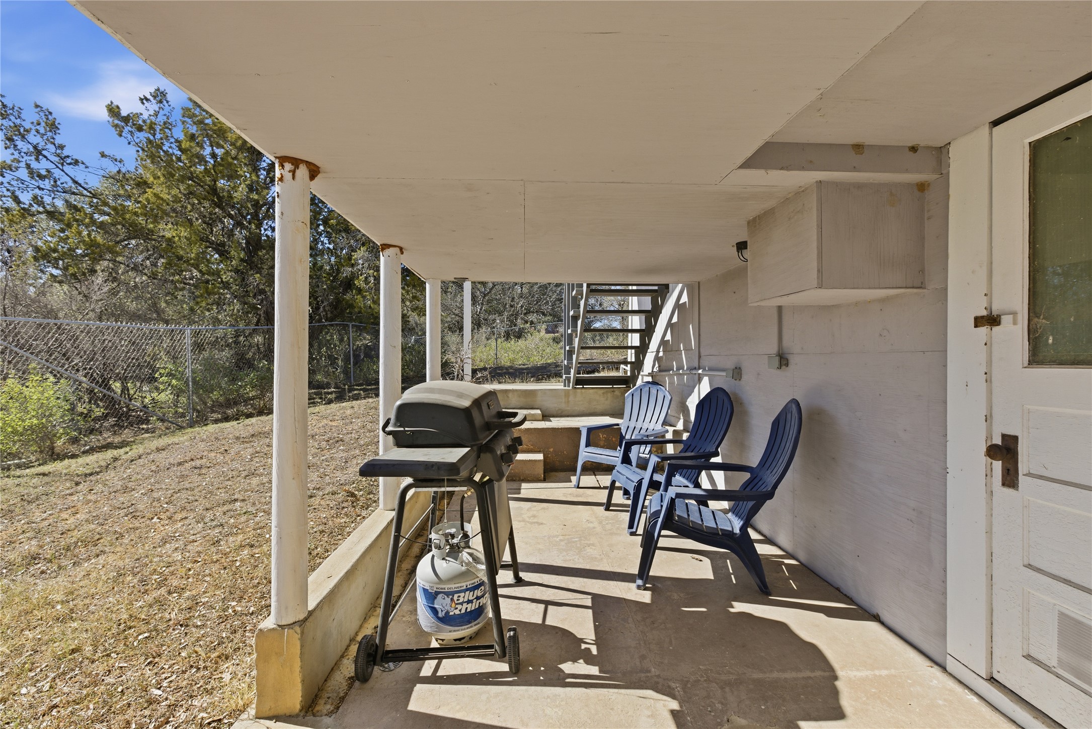 main property photo 30