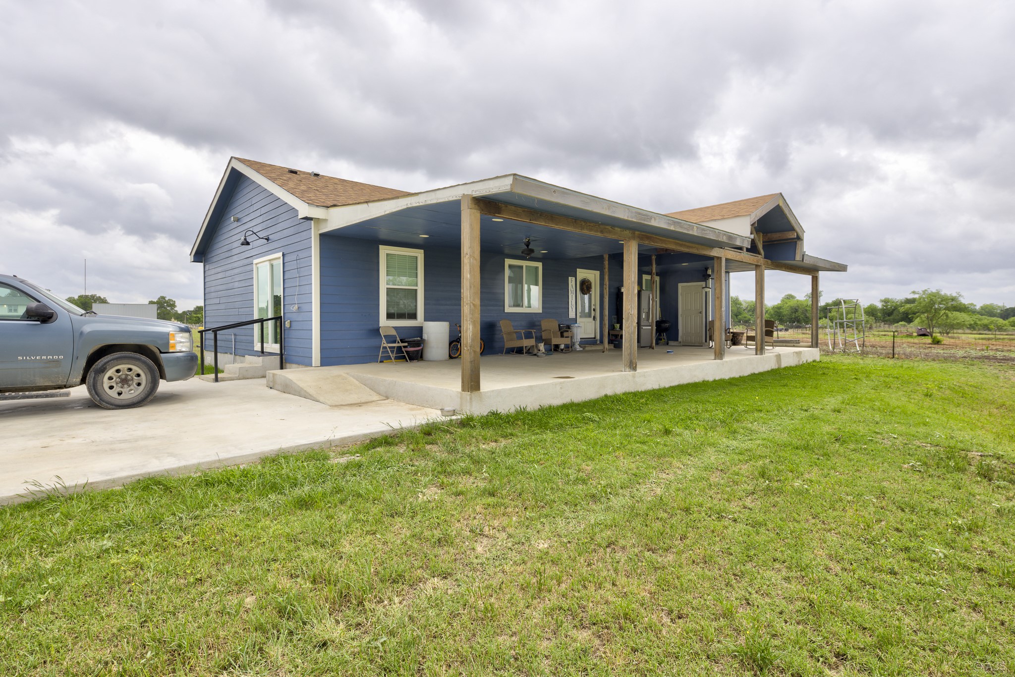 main property photo 4