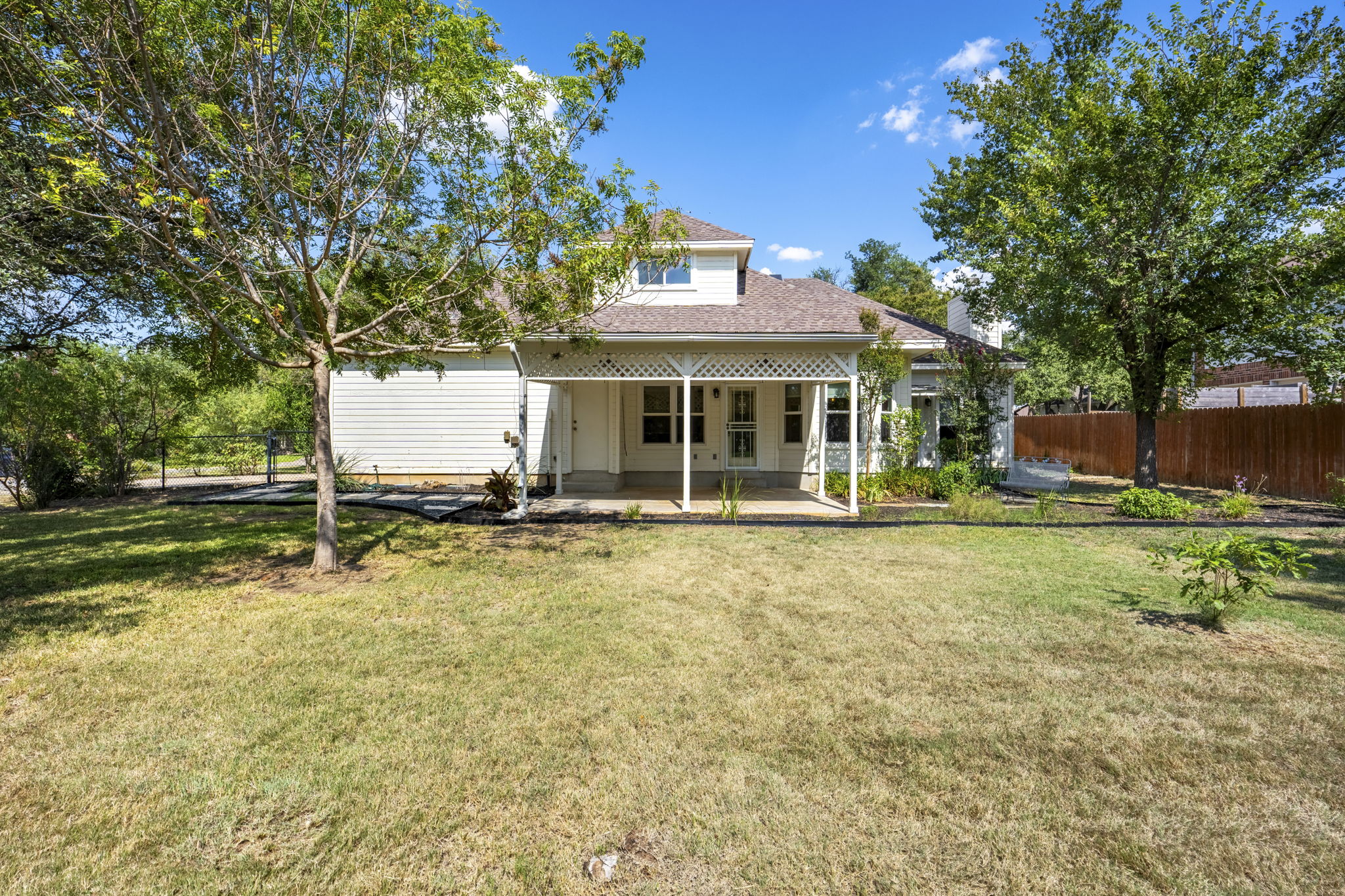 main property photo 33
