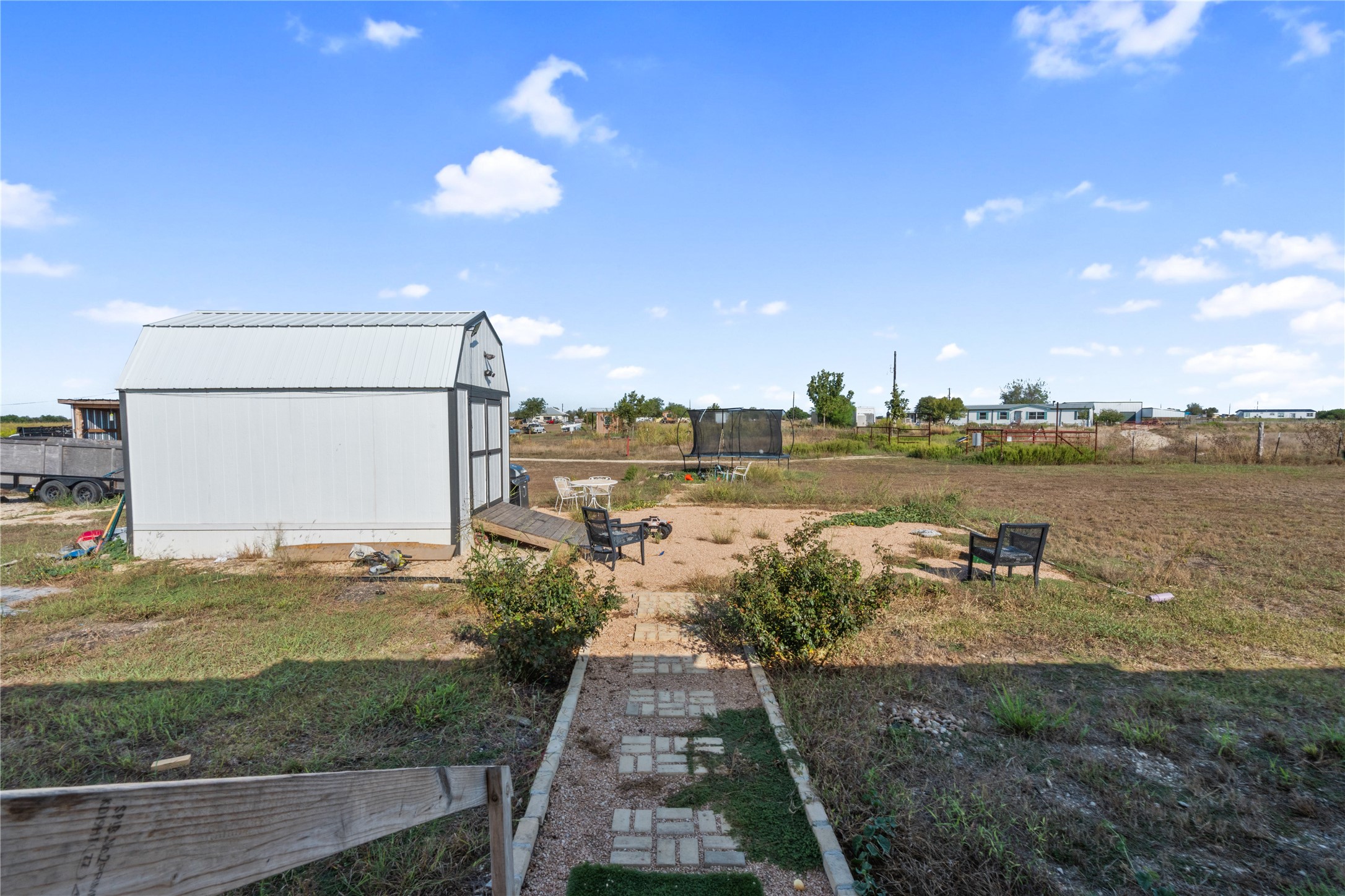 main property photo 19