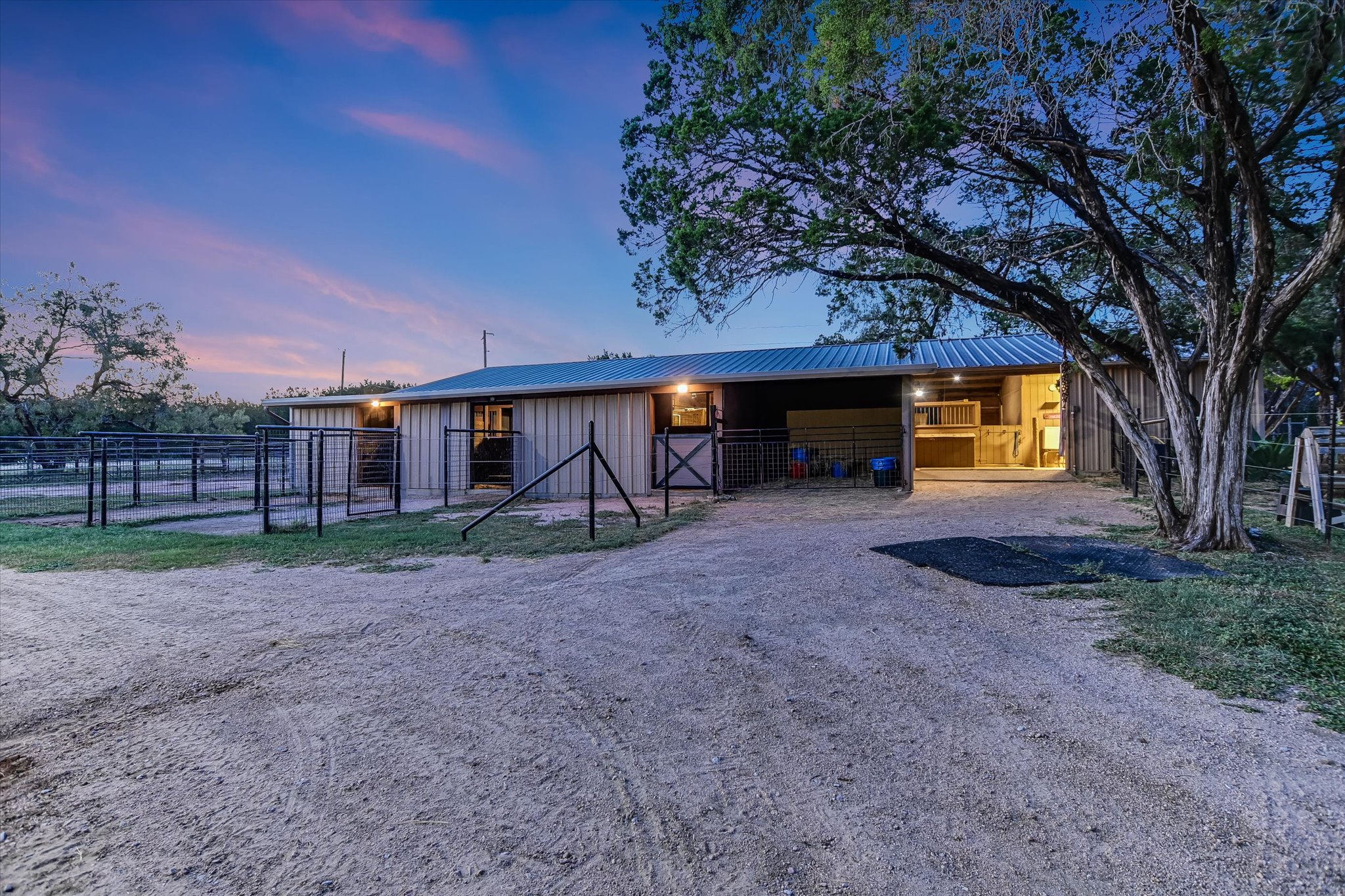 main property photo 17