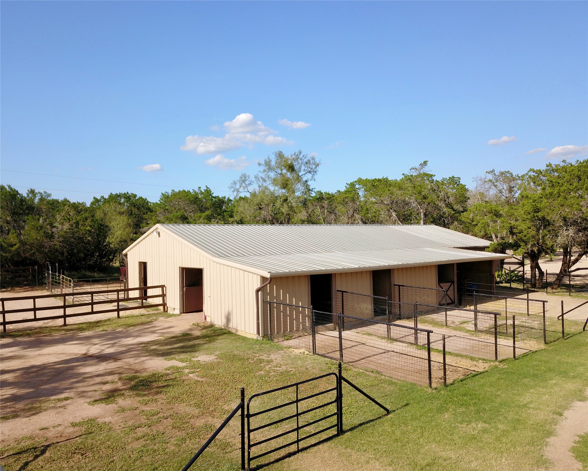 main property photo 22