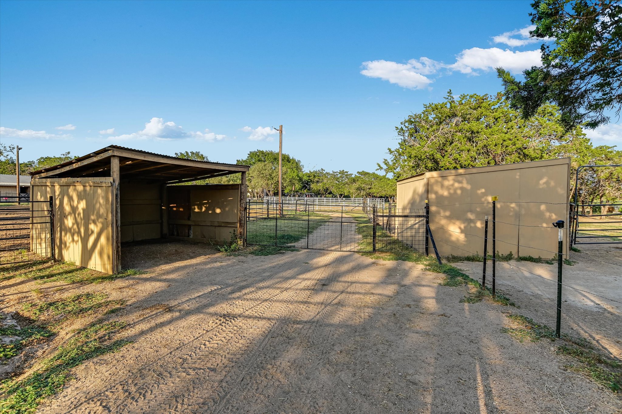 main property photo 34