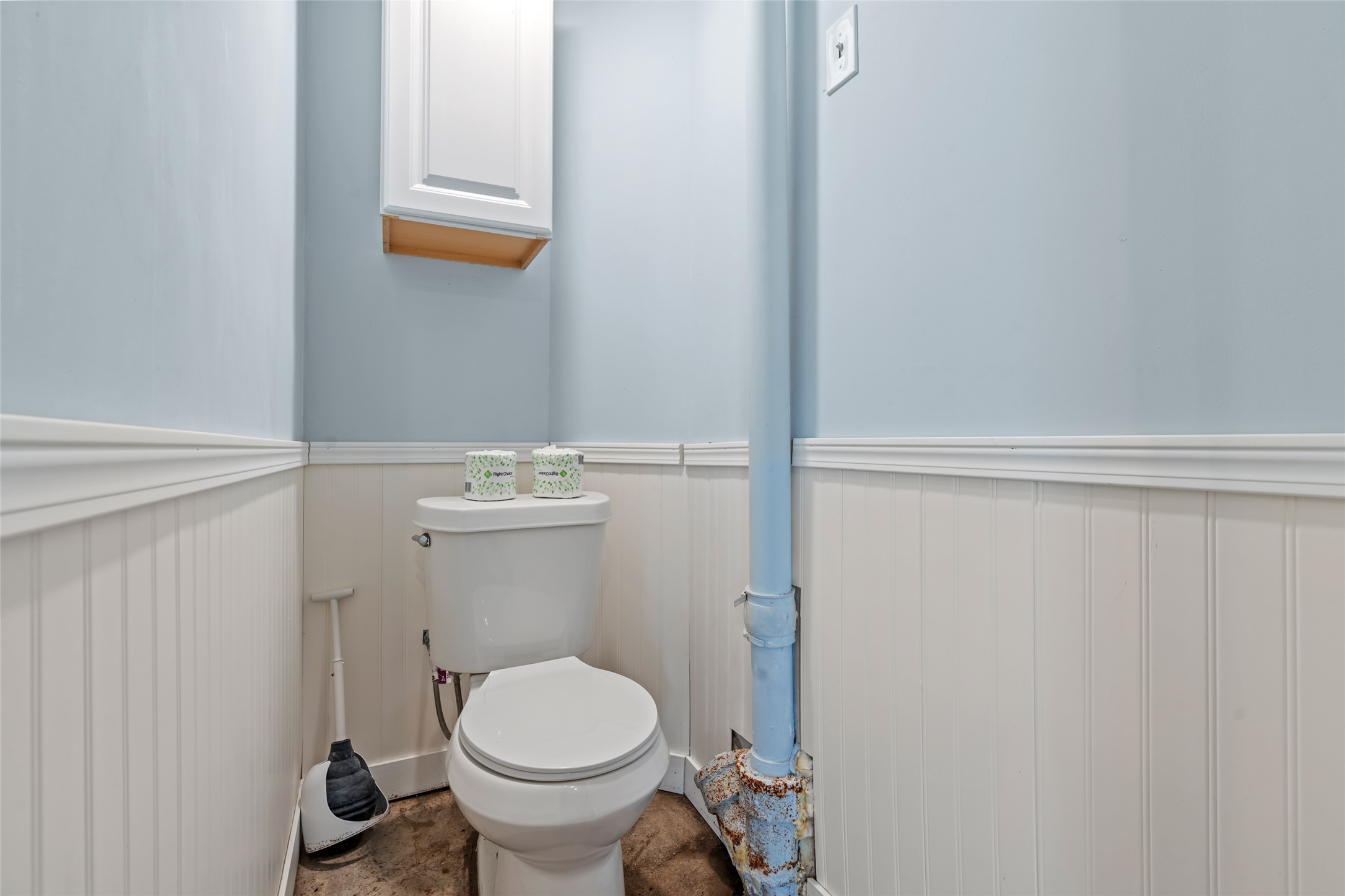main property photo 32