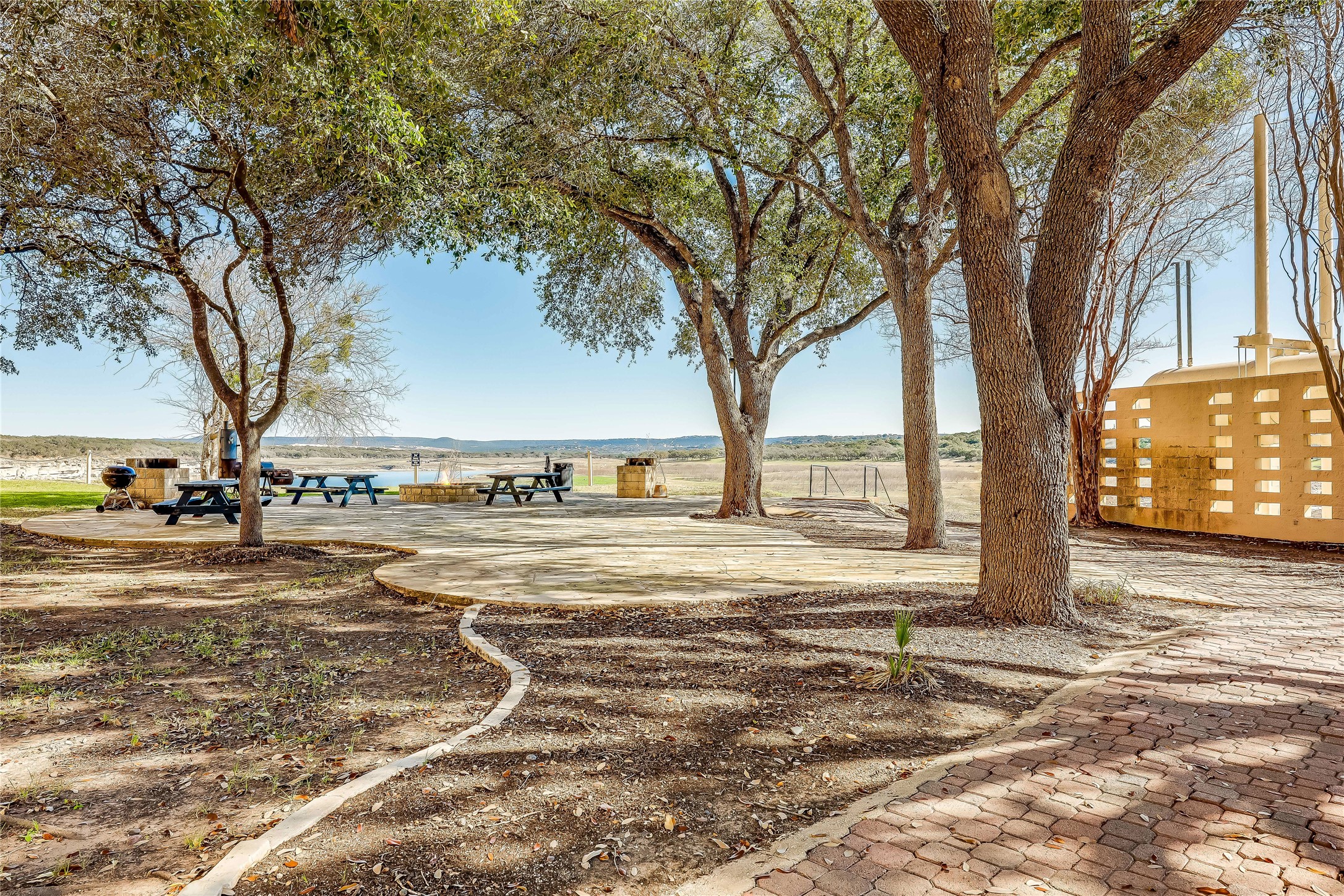 main property photo 35