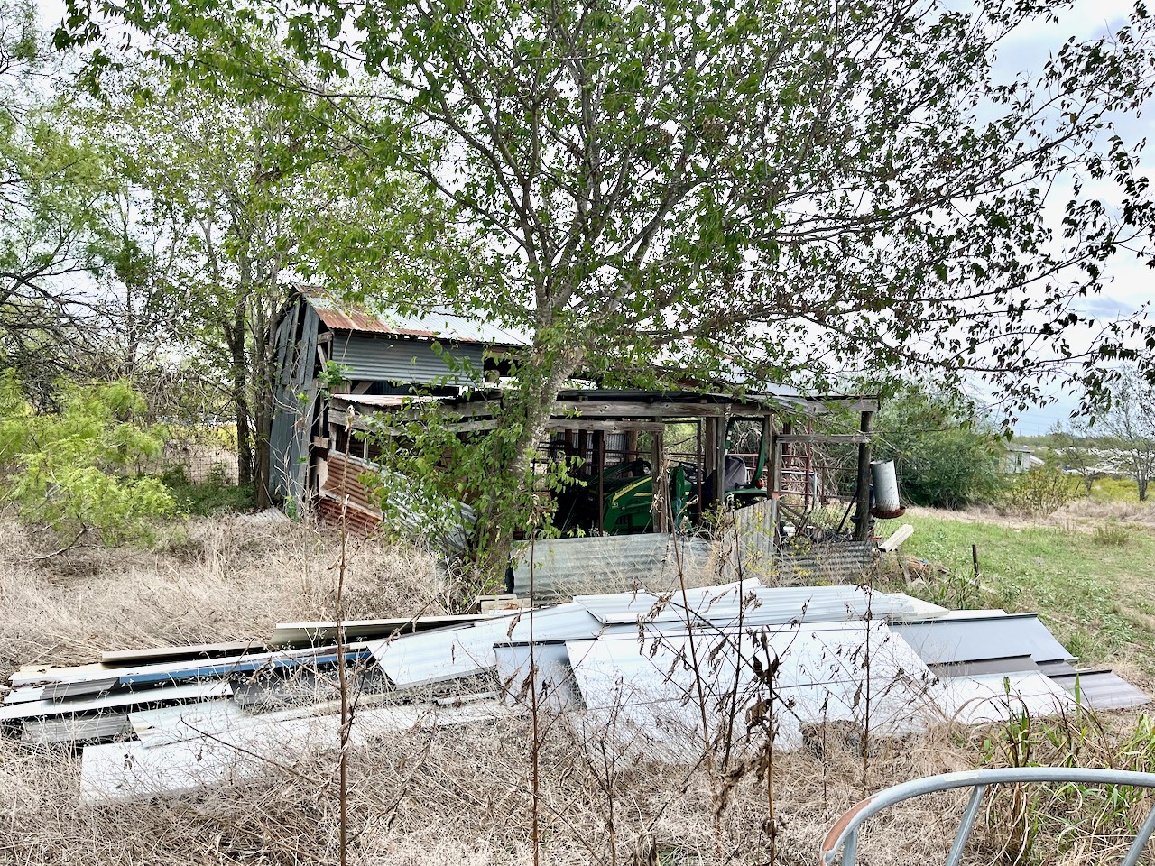 main property photo 11