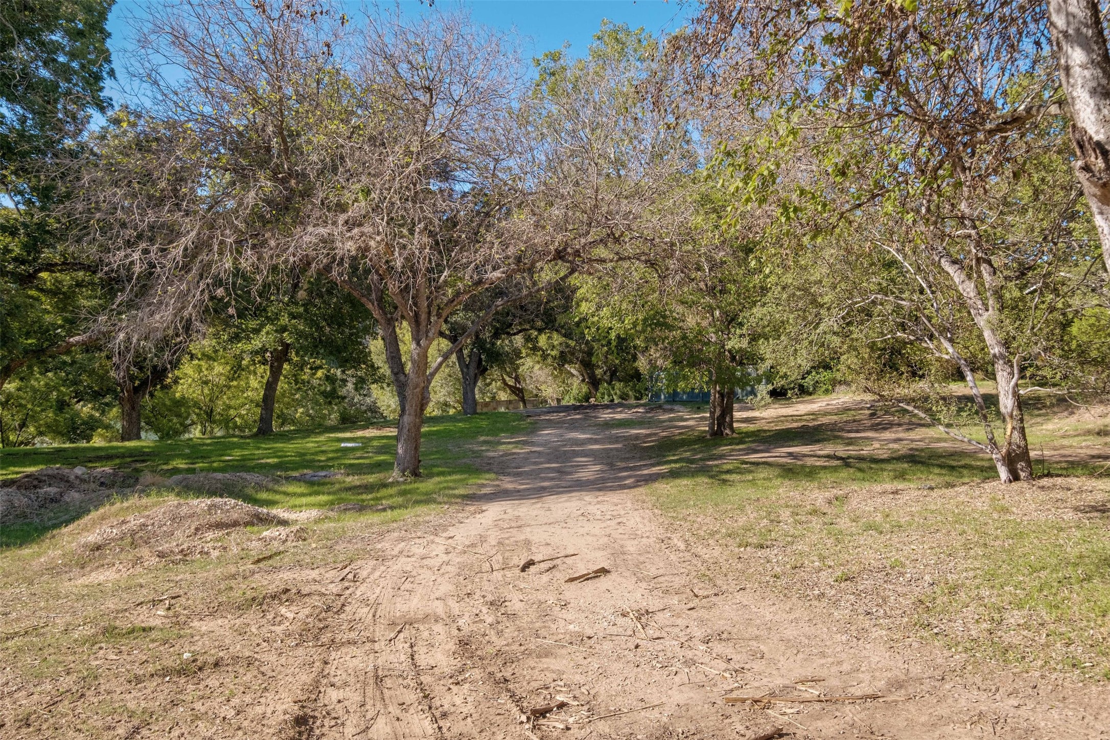 main property photo 18