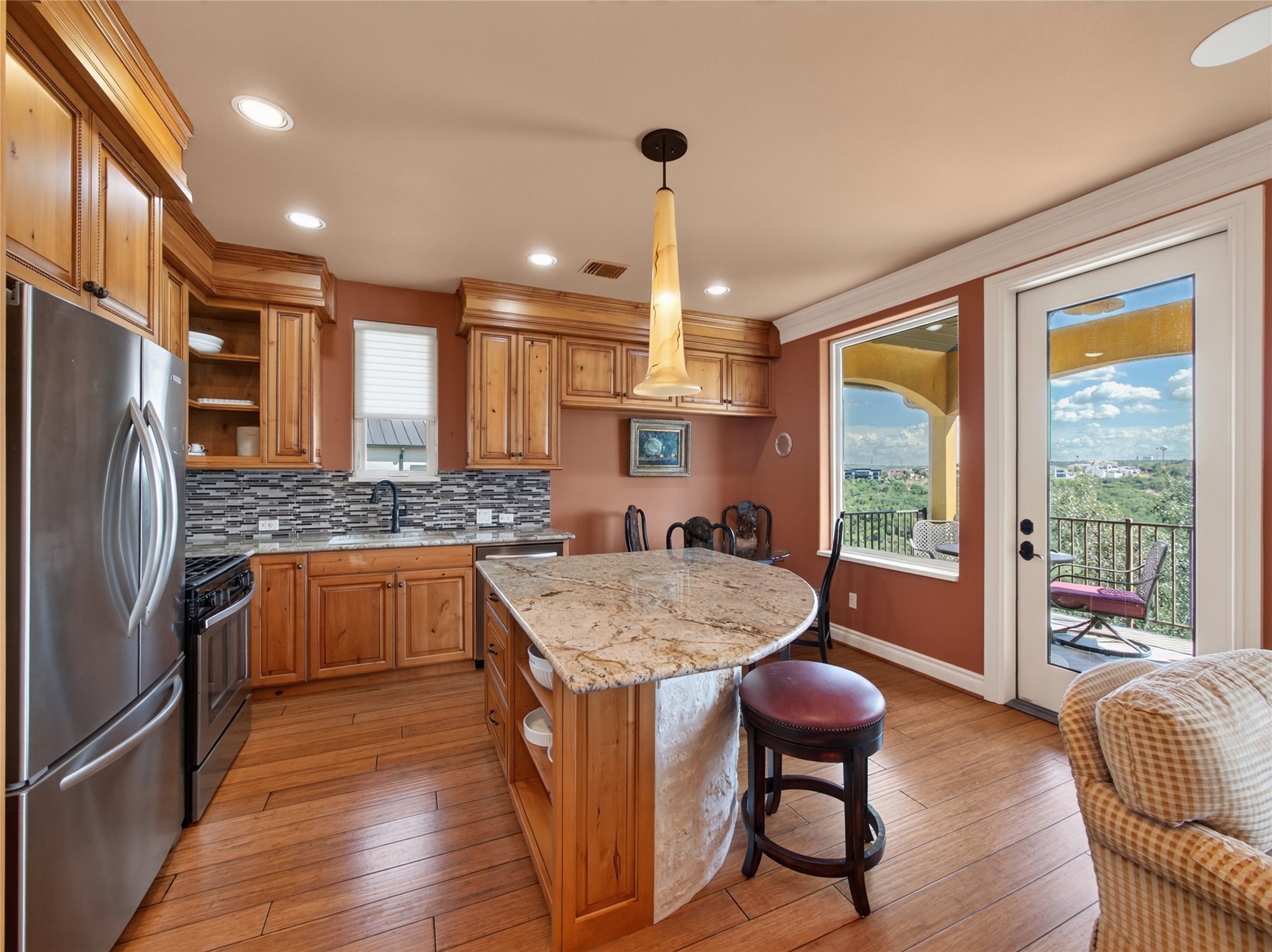 main property photo 31