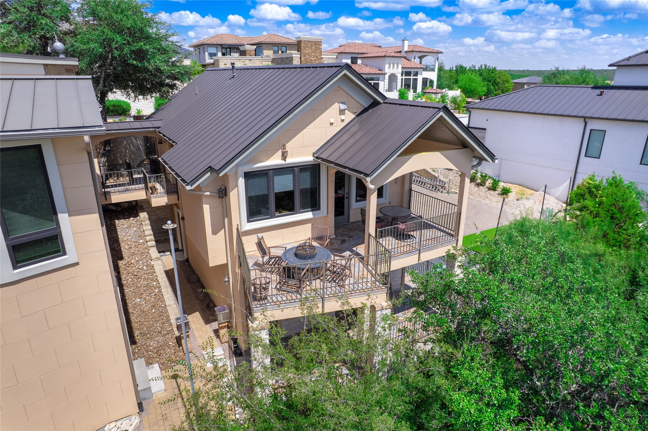 main property photo 37
