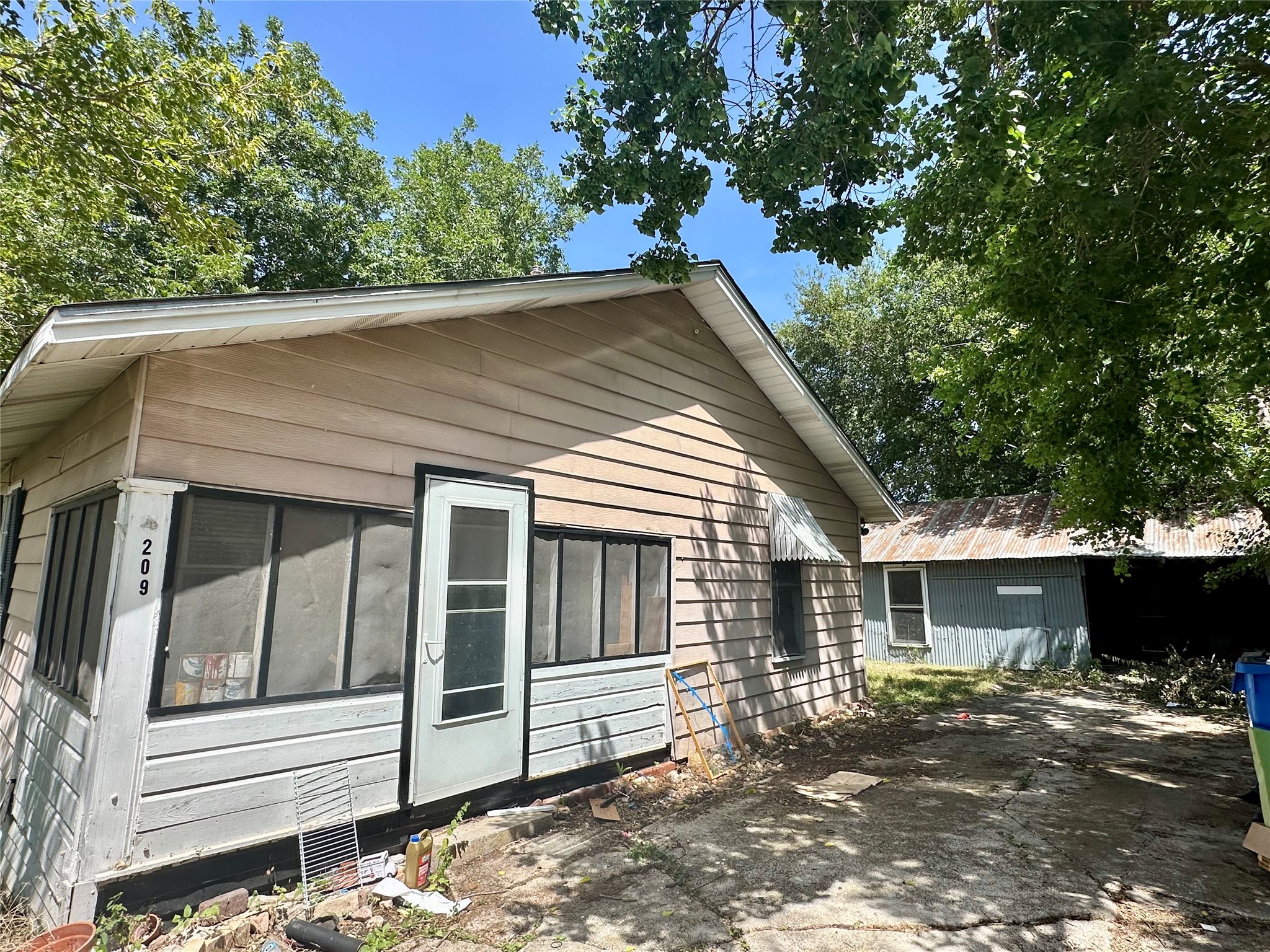main property photo 2