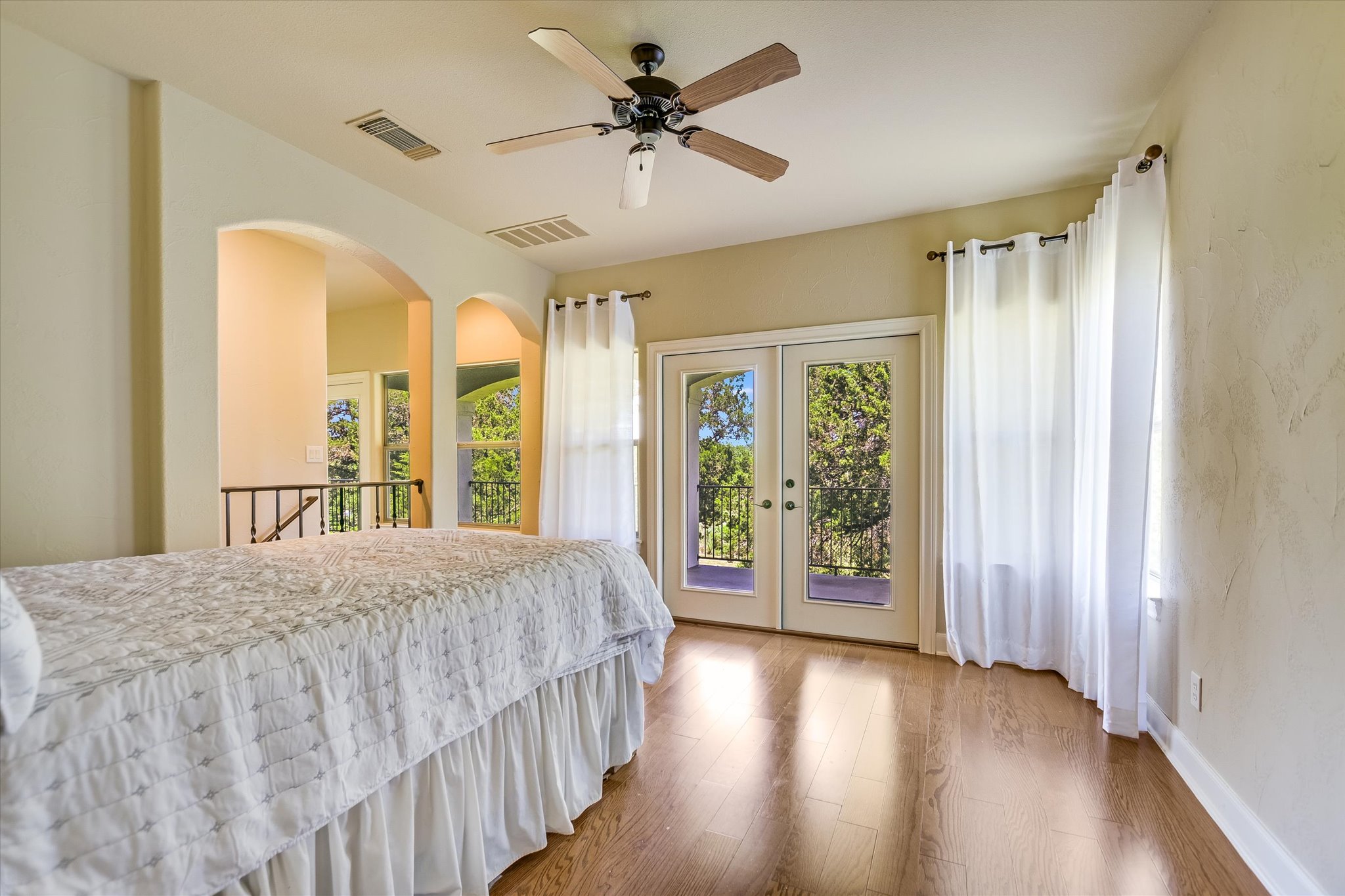 main property photo 11