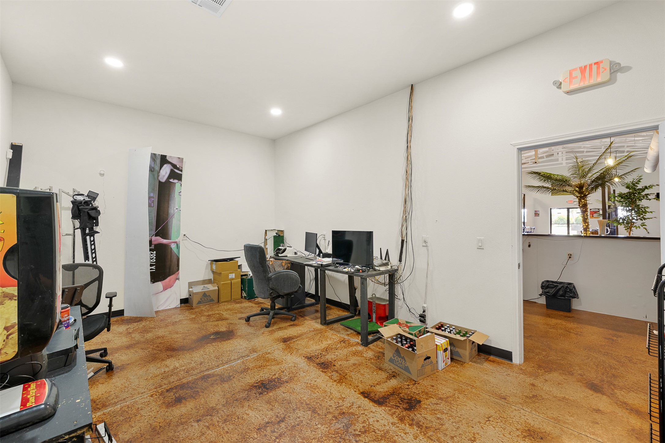 main property photo 25