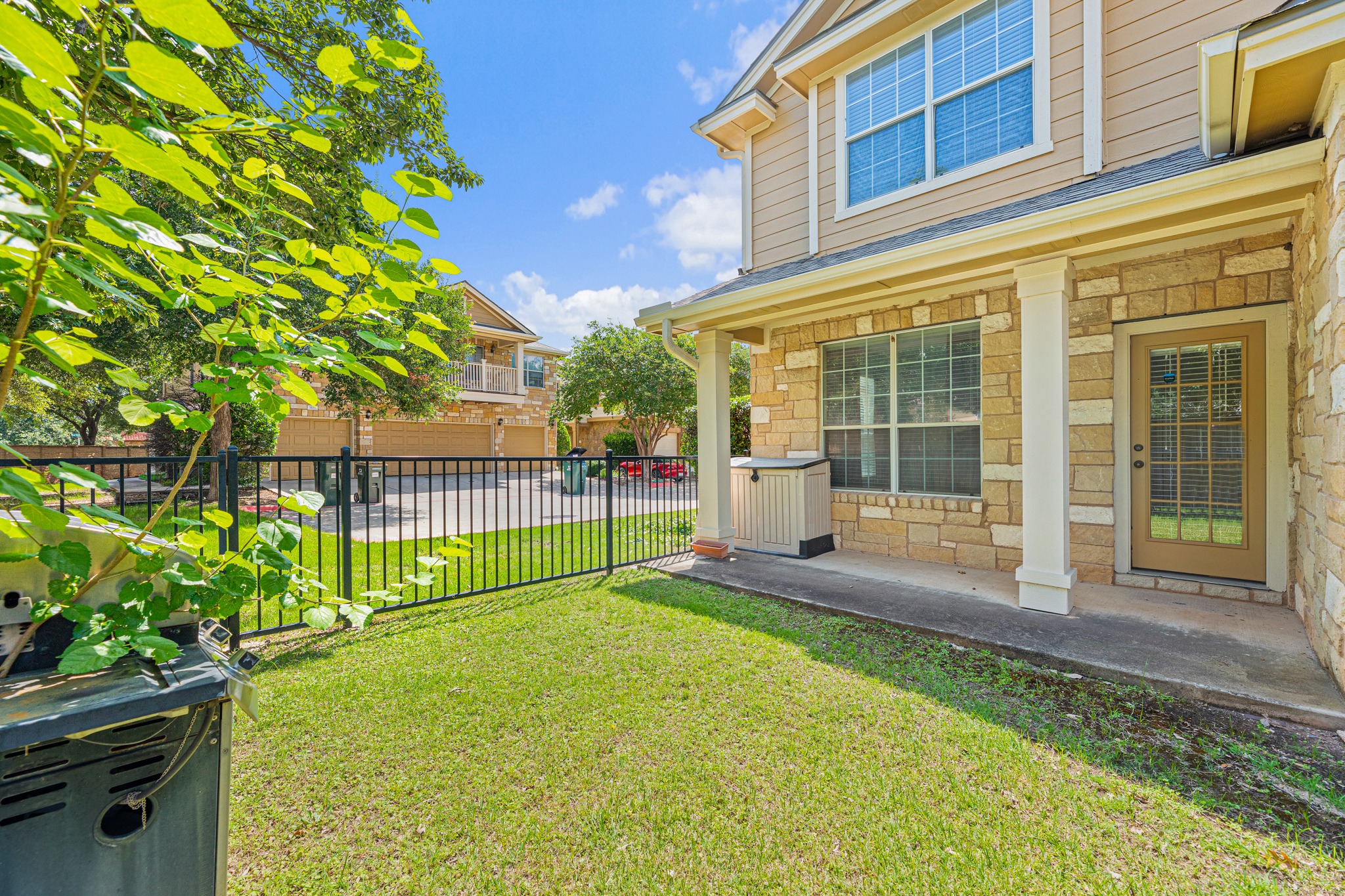 main property photo 30