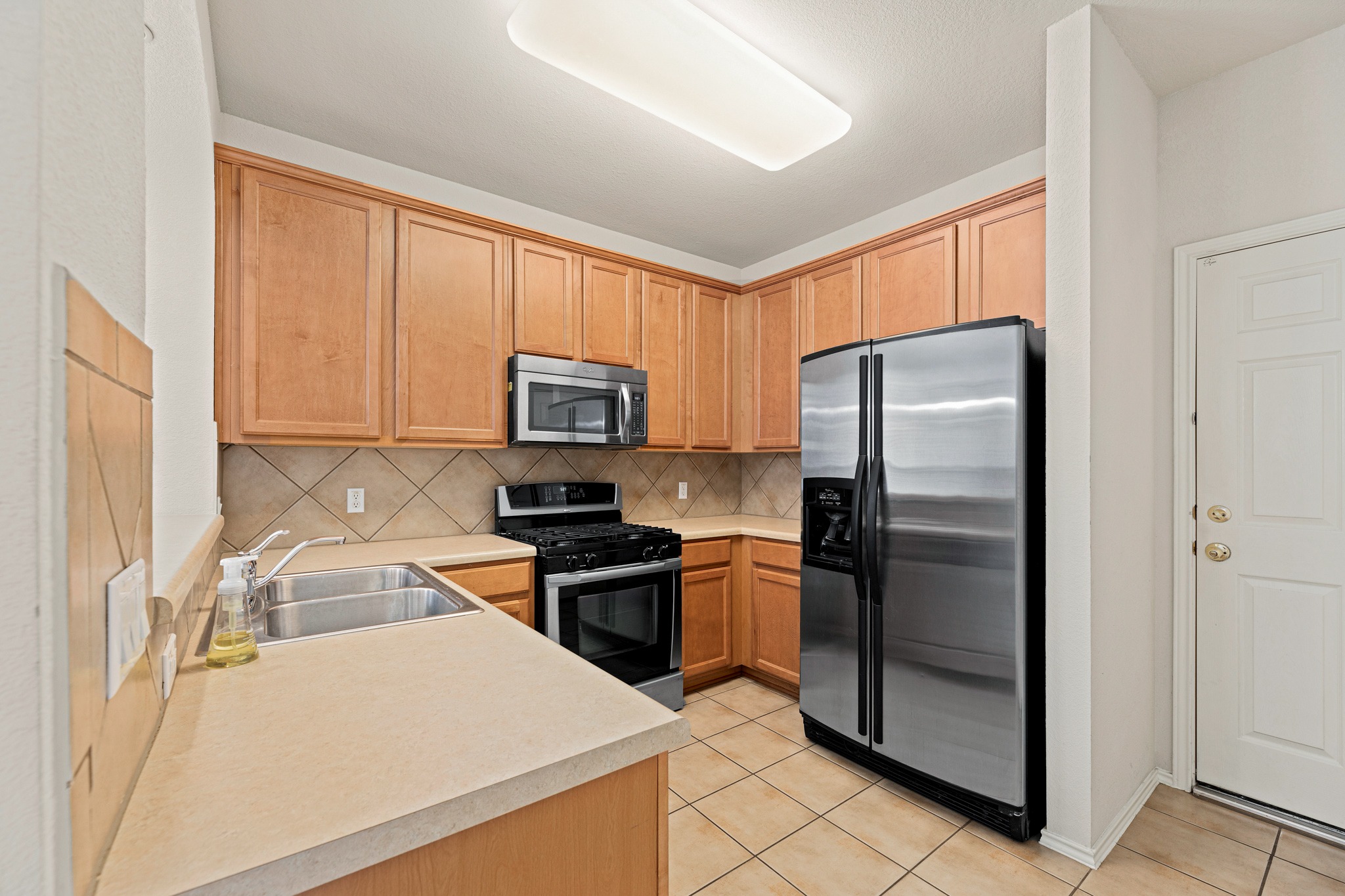 main property photo 9
