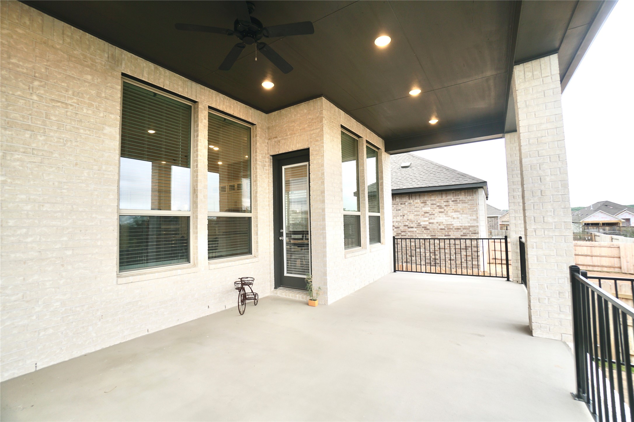 main property photo 22