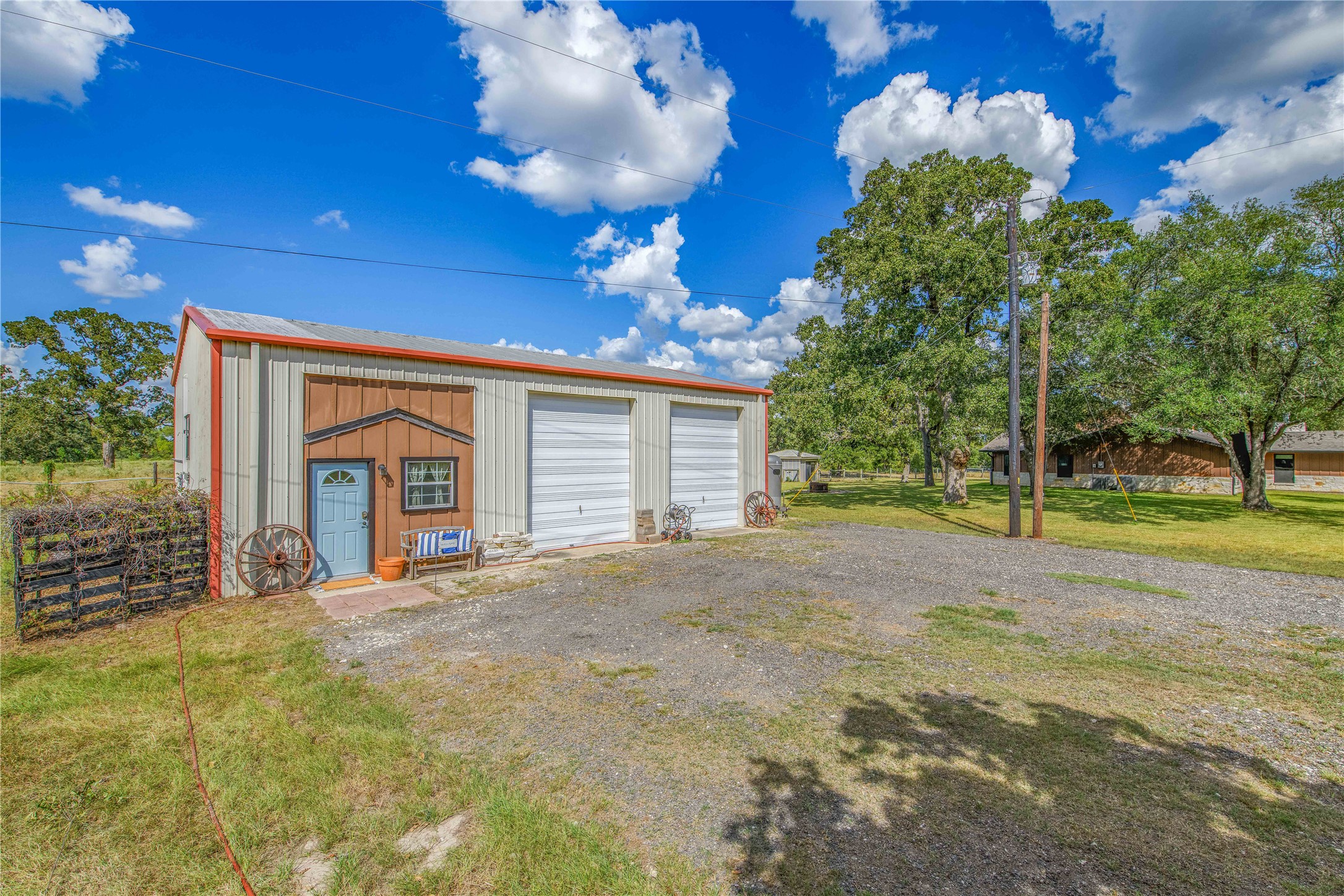 main property photo 27