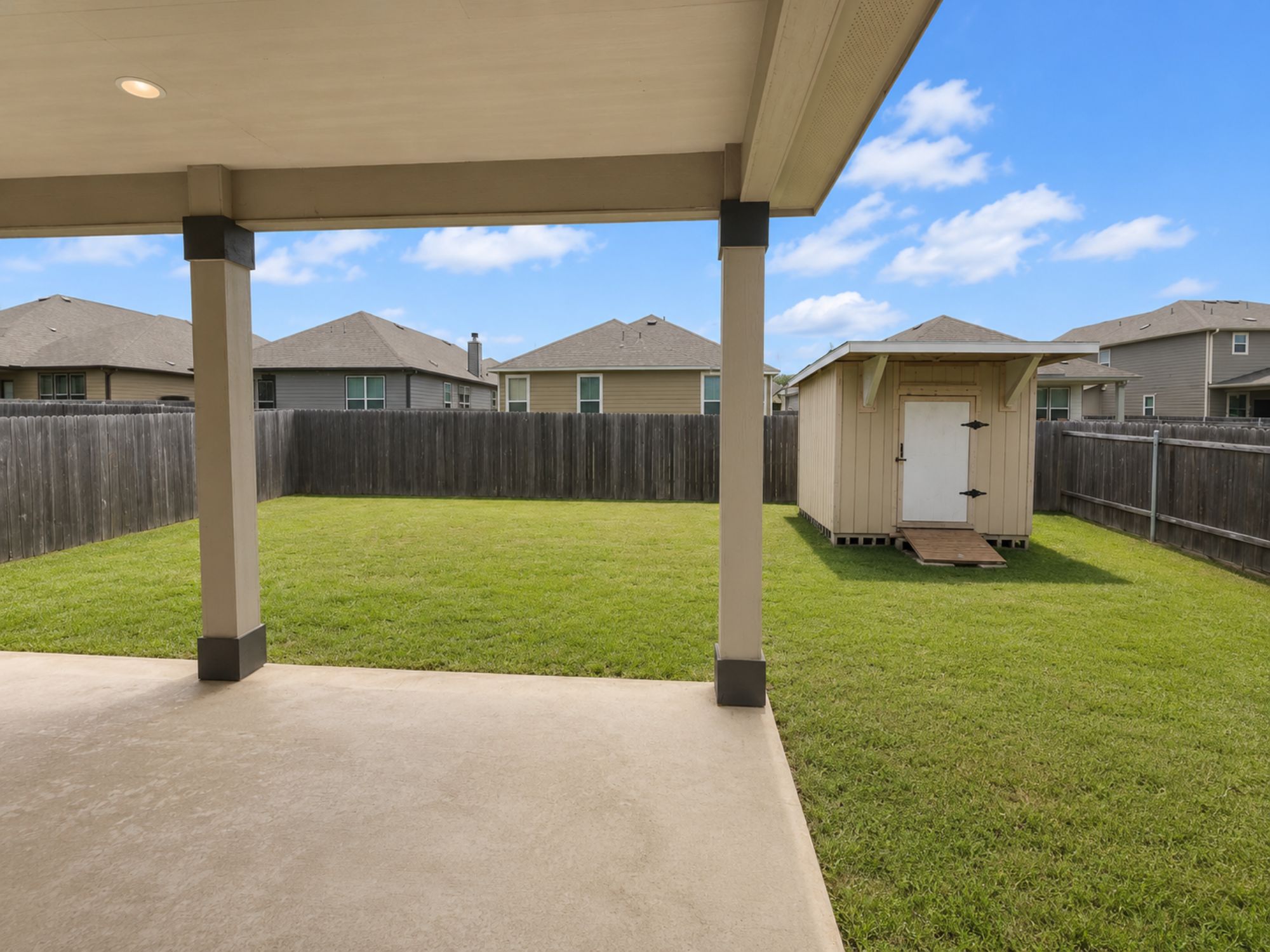 main property photo 23