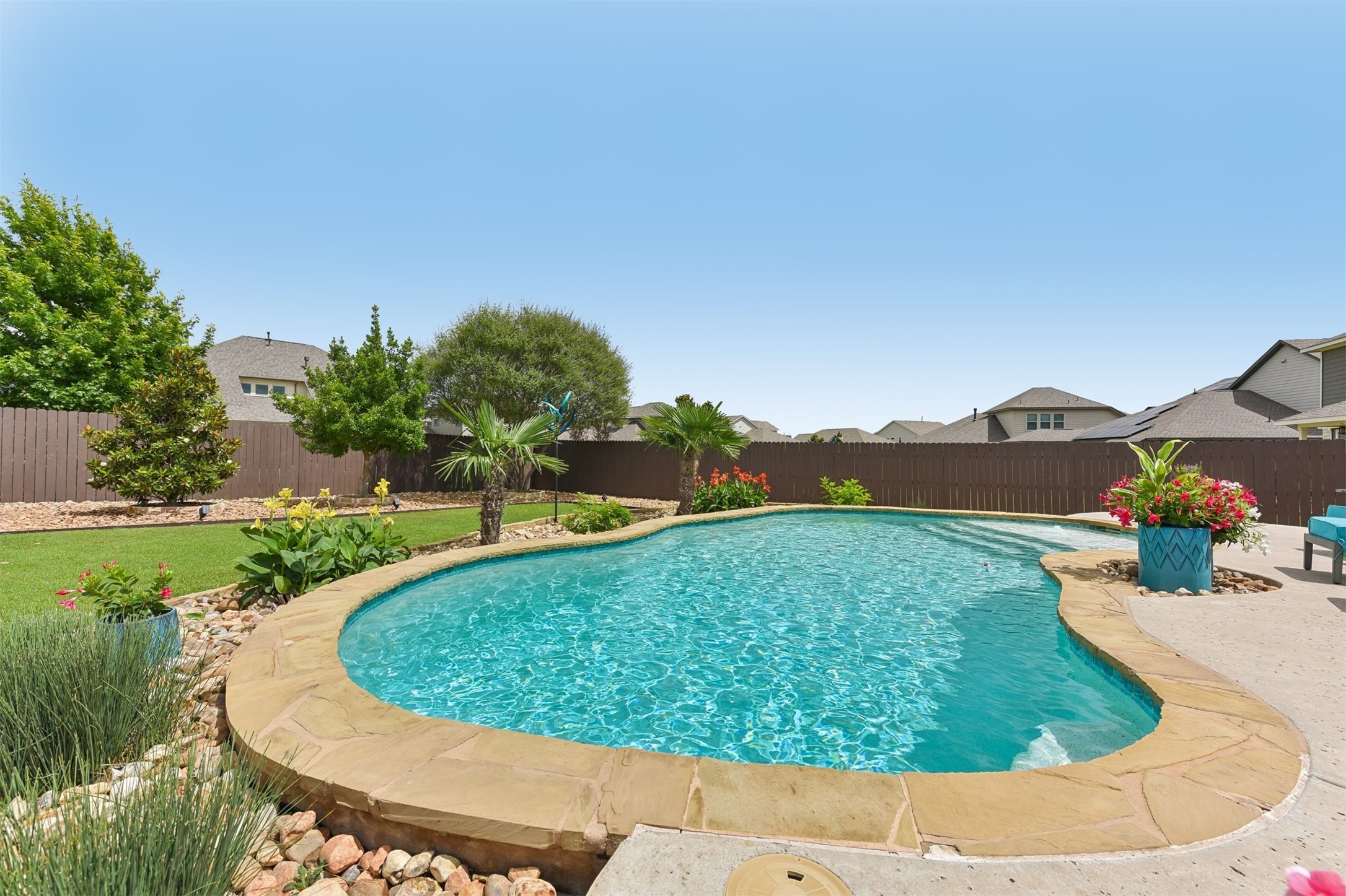 main property photo 21