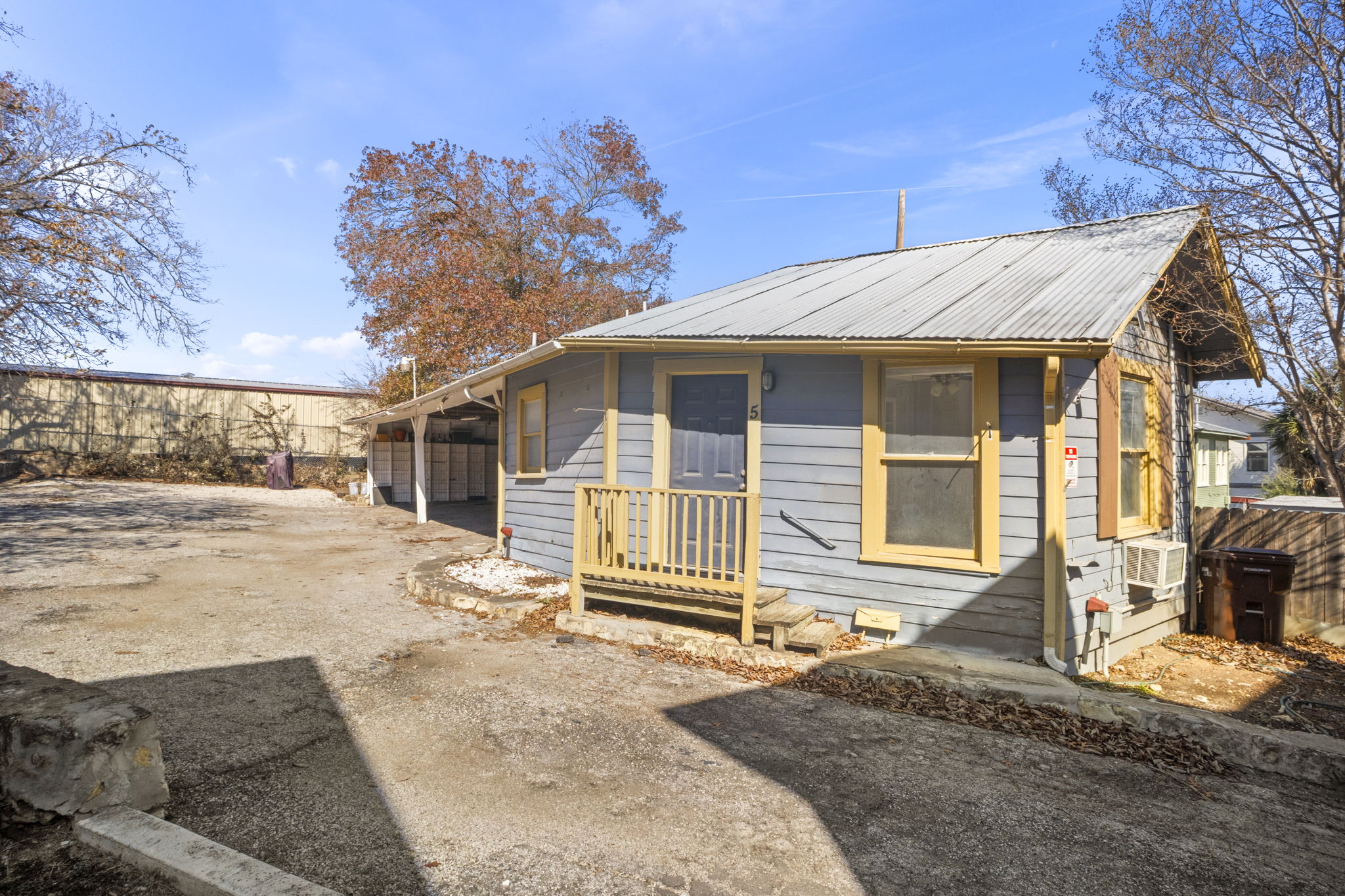 main property photo 22