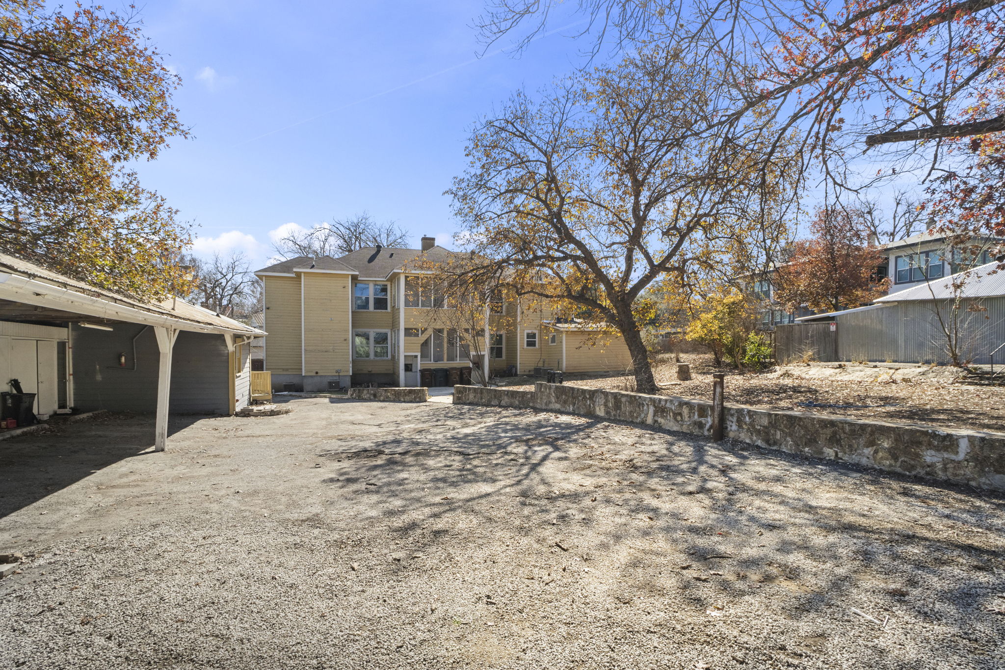 main property photo 27