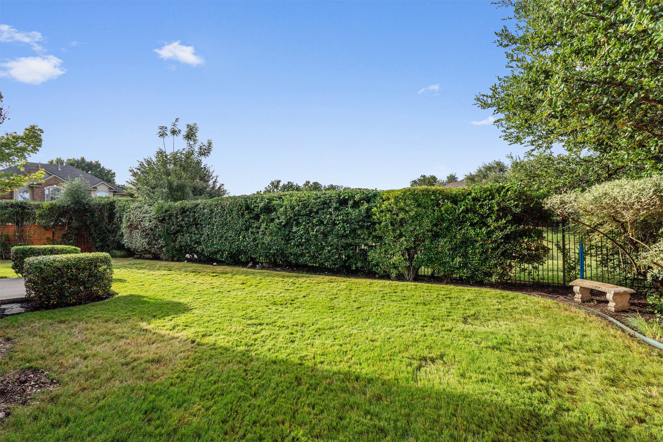 main property photo 22