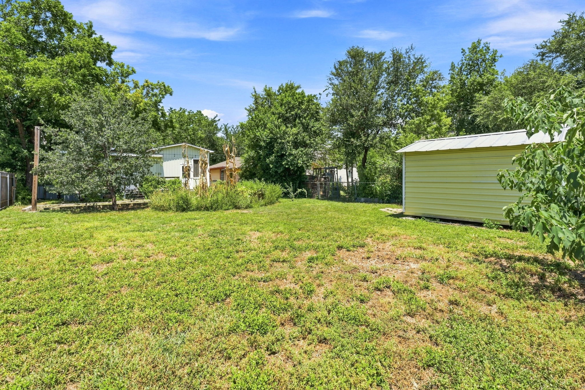 main property photo 33