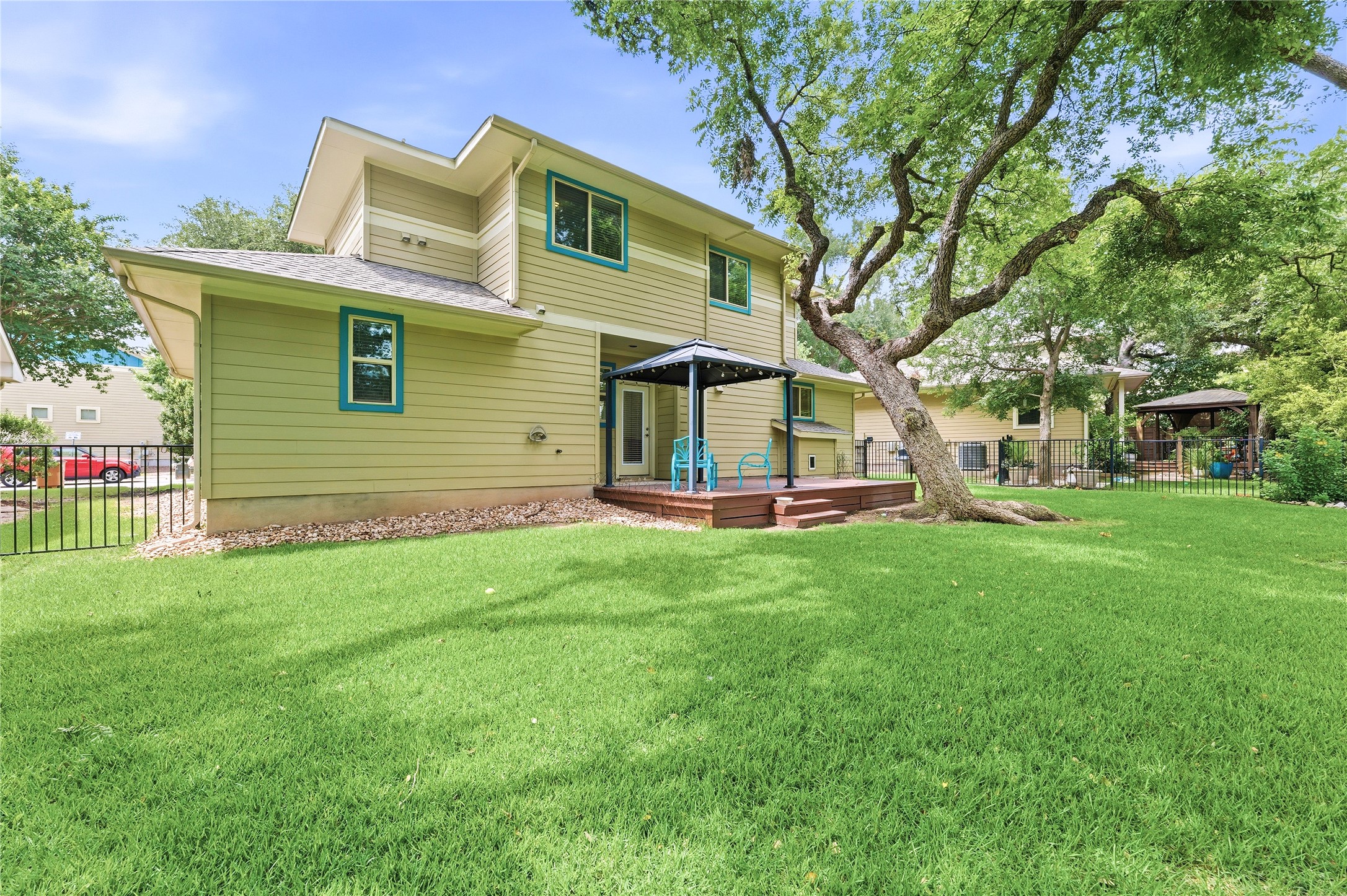 main property photo 34