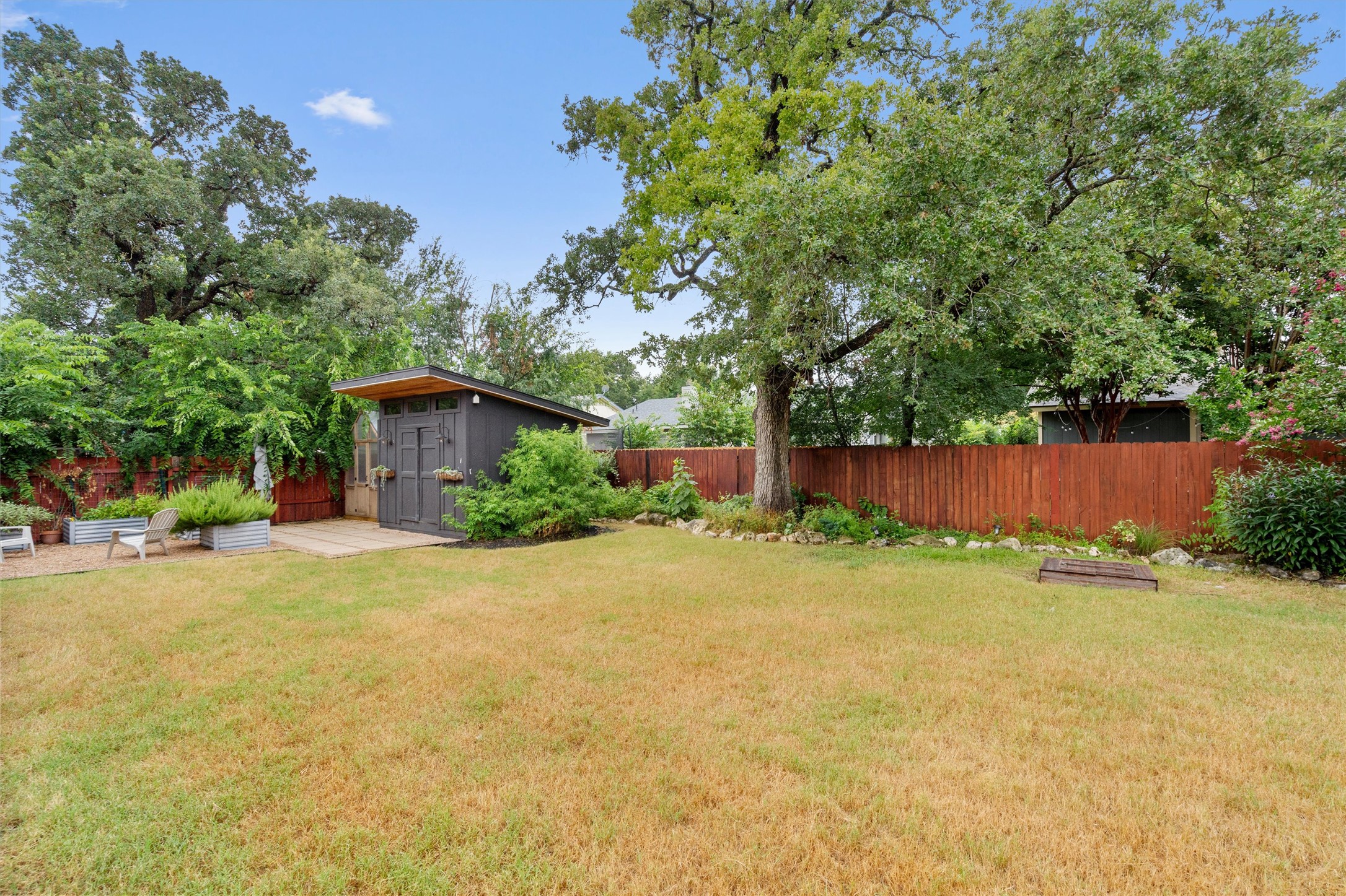 main property photo 30
