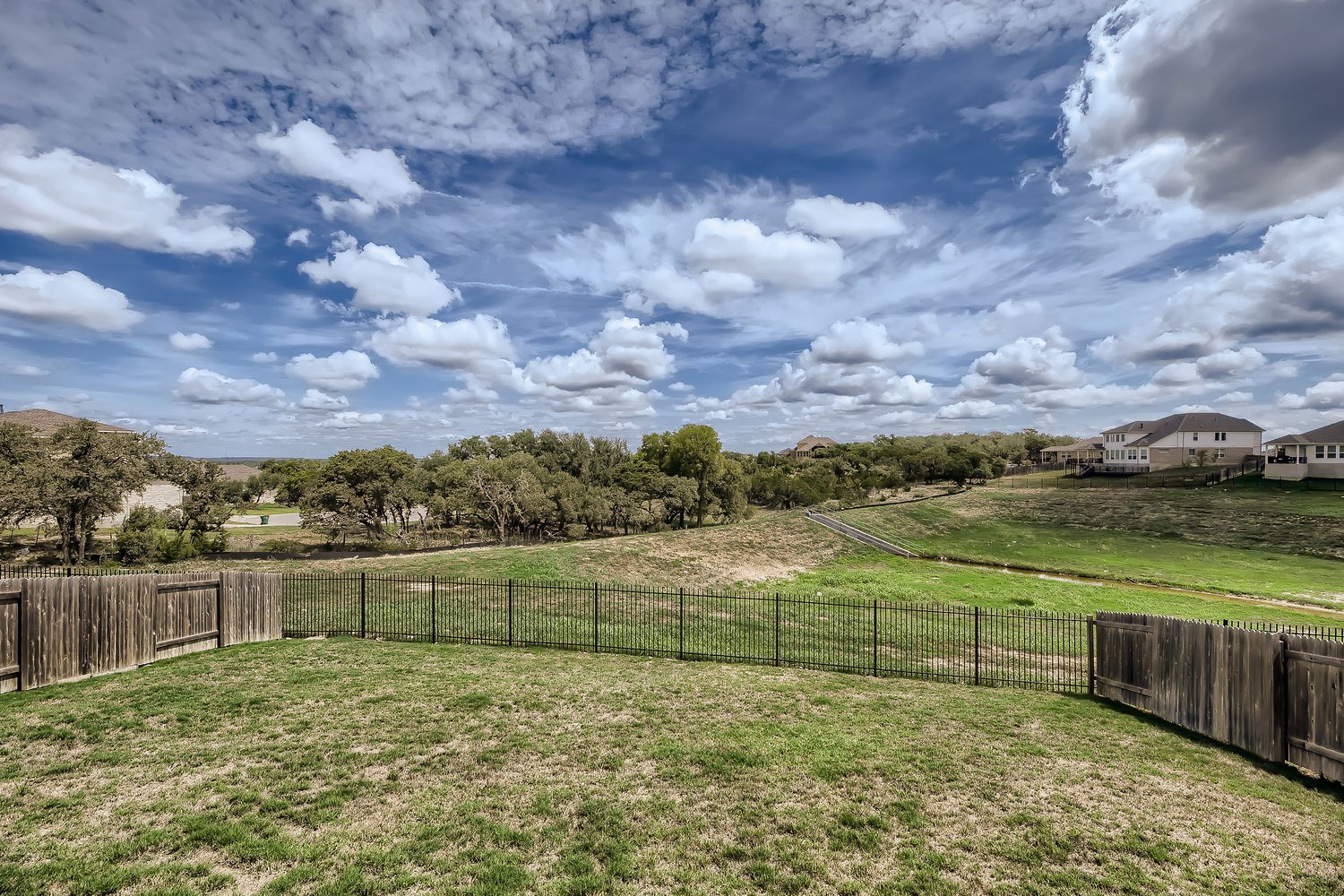 main property photo 16