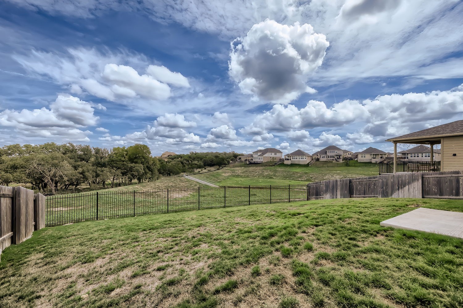 main property photo 18