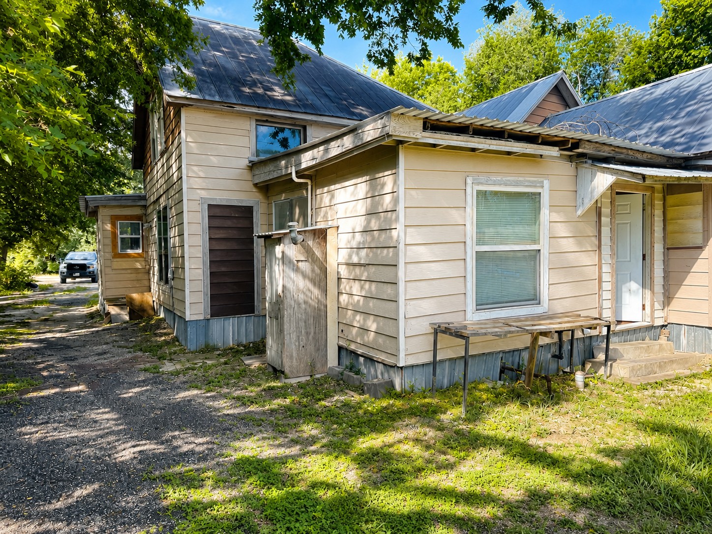 main property photo 11