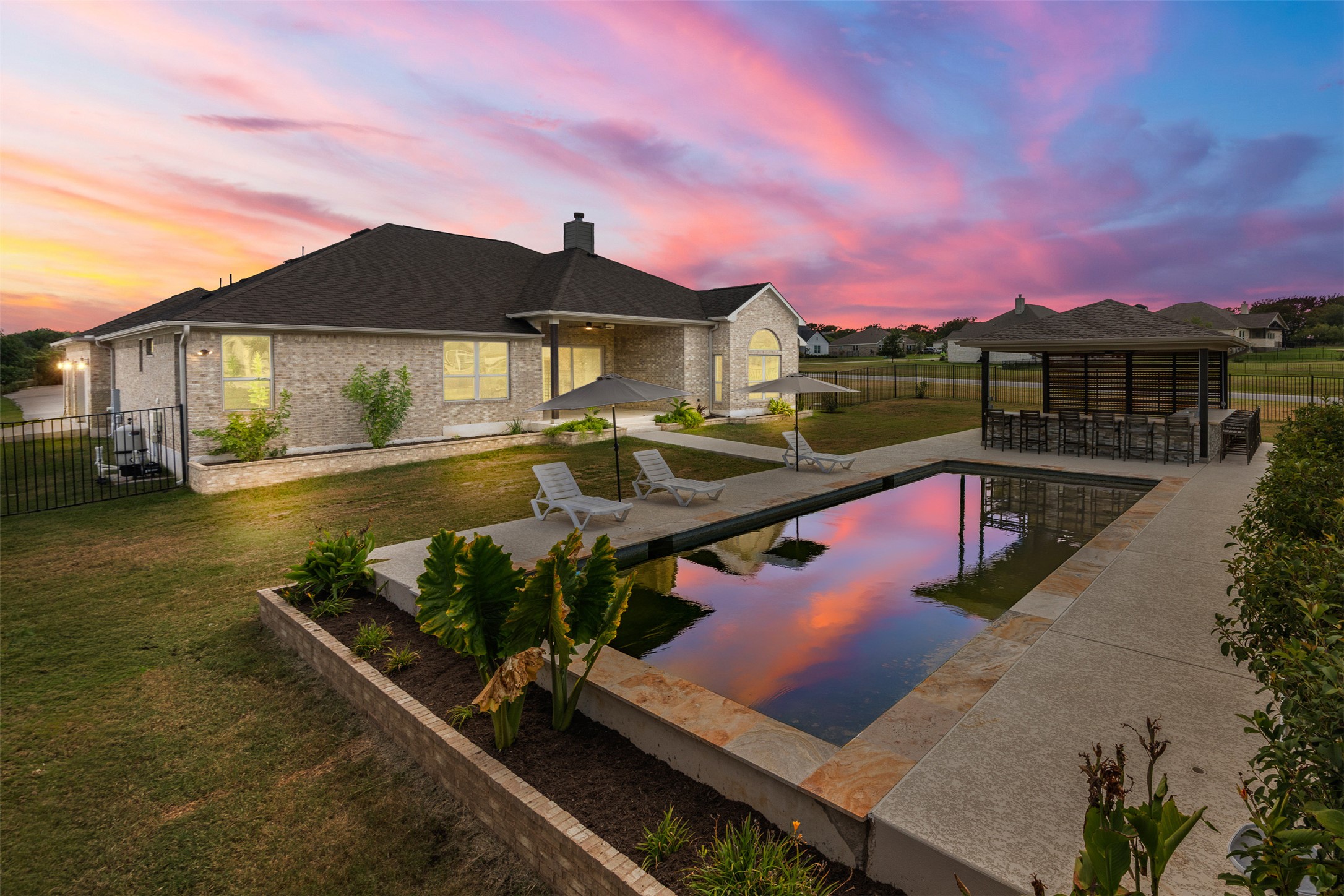 main property photo 21