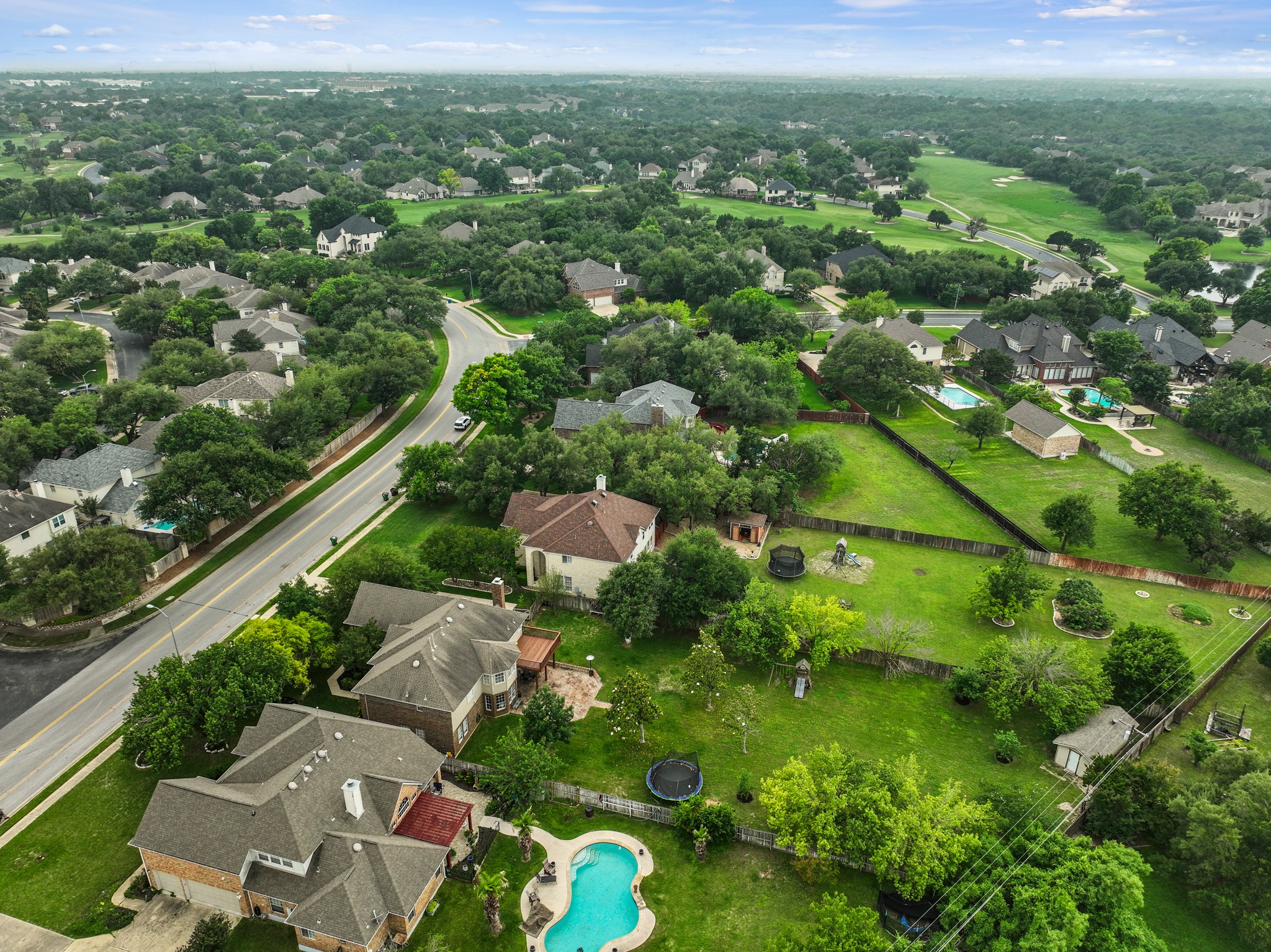 main property photo 34
