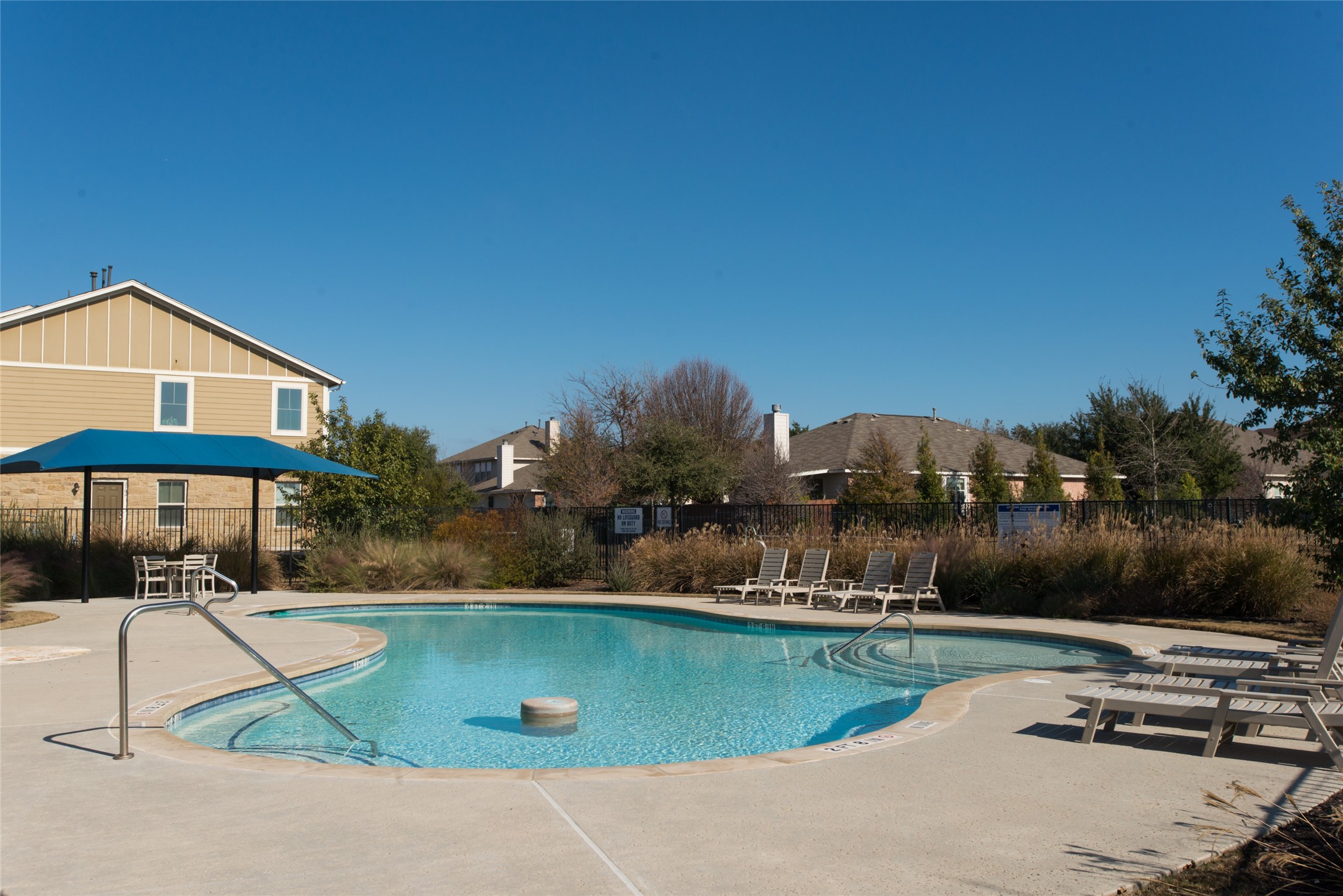main property photo 16