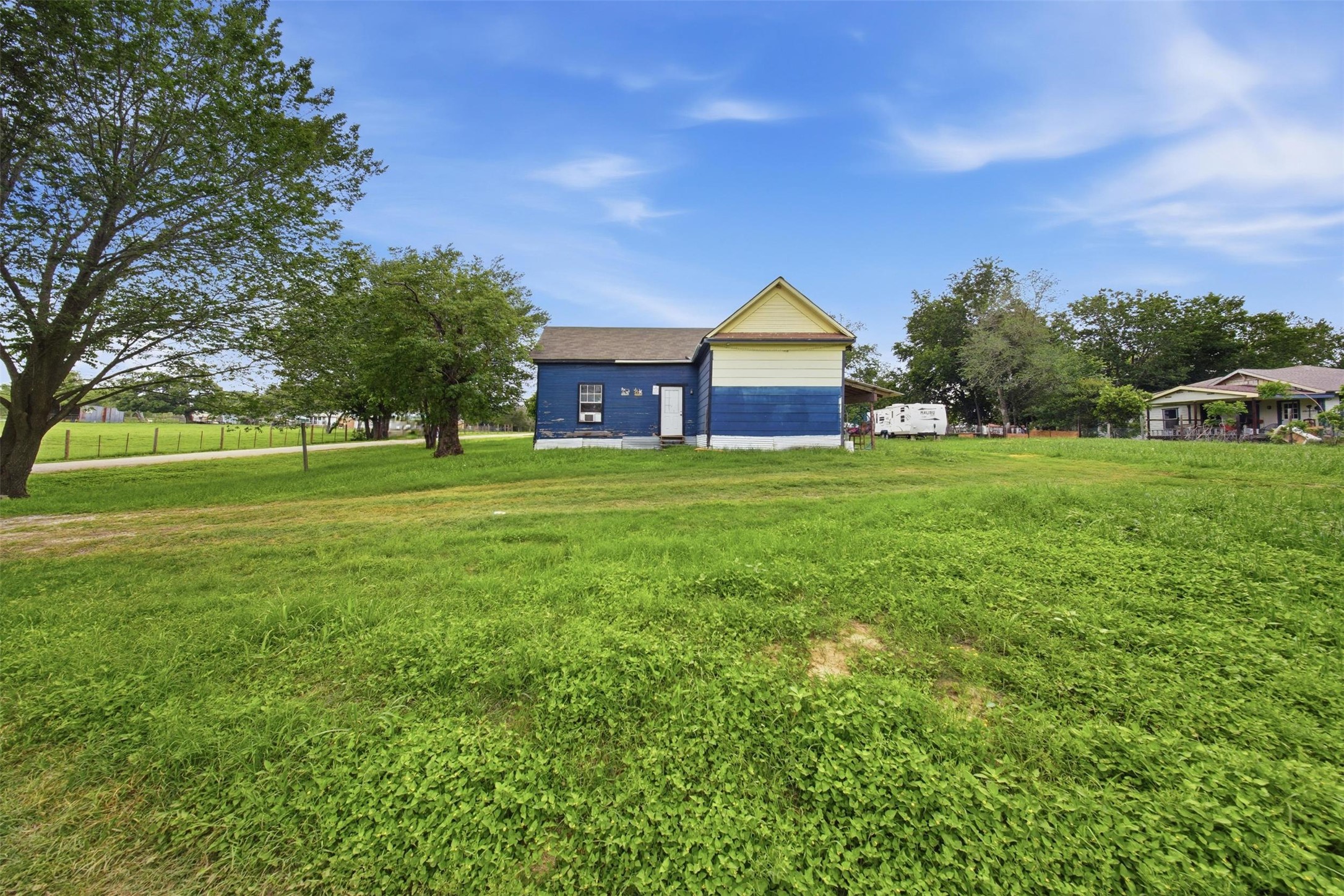 main property photo 23