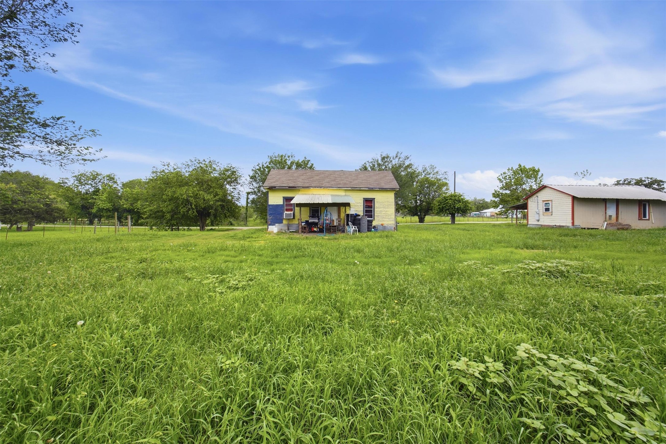 main property photo 28
