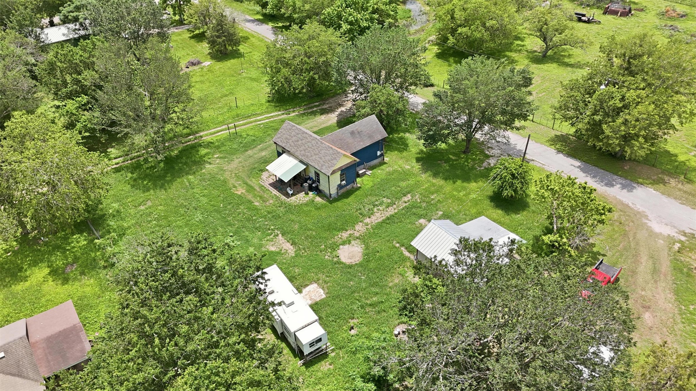 main property photo 3