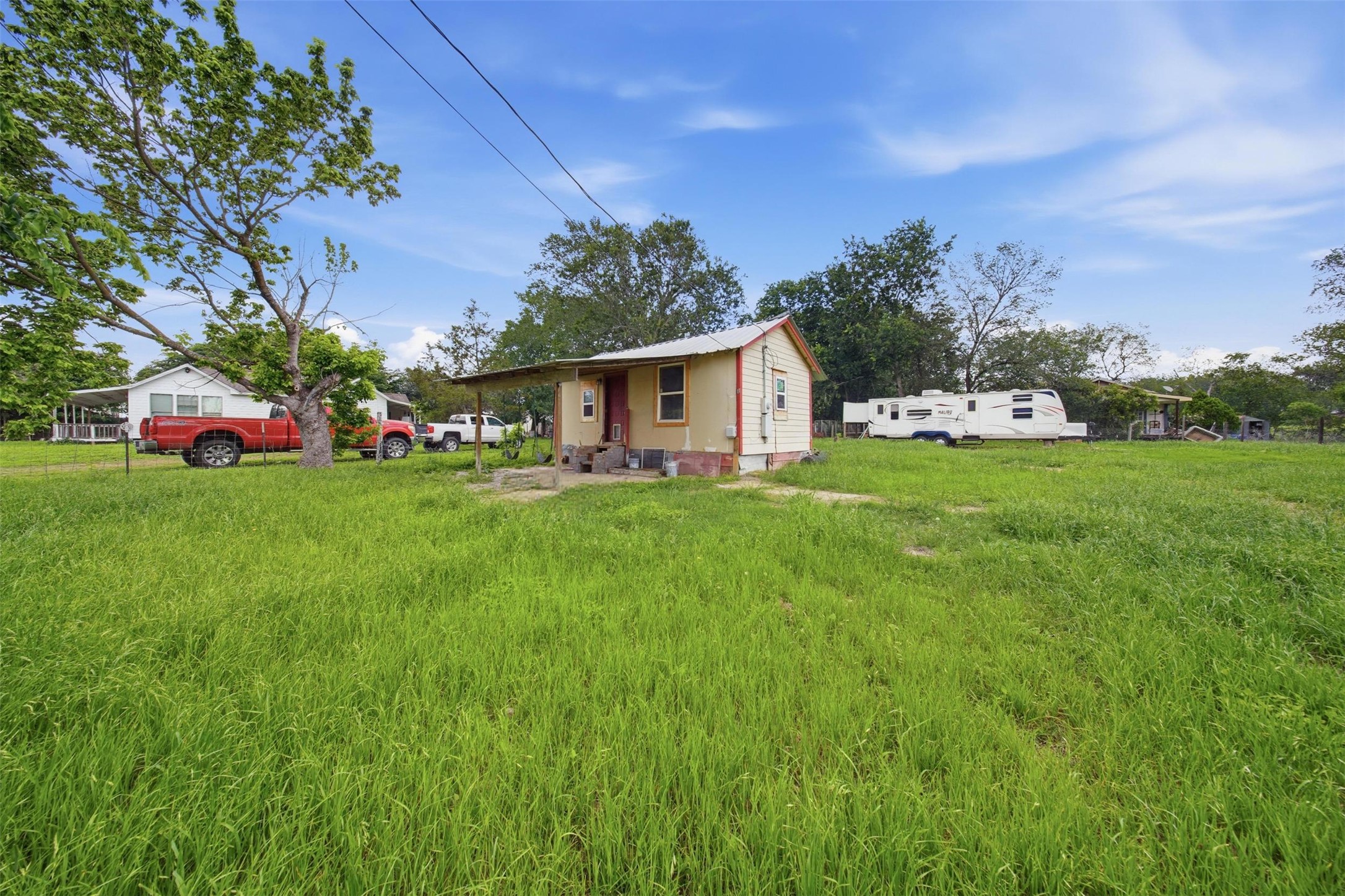main property photo 30