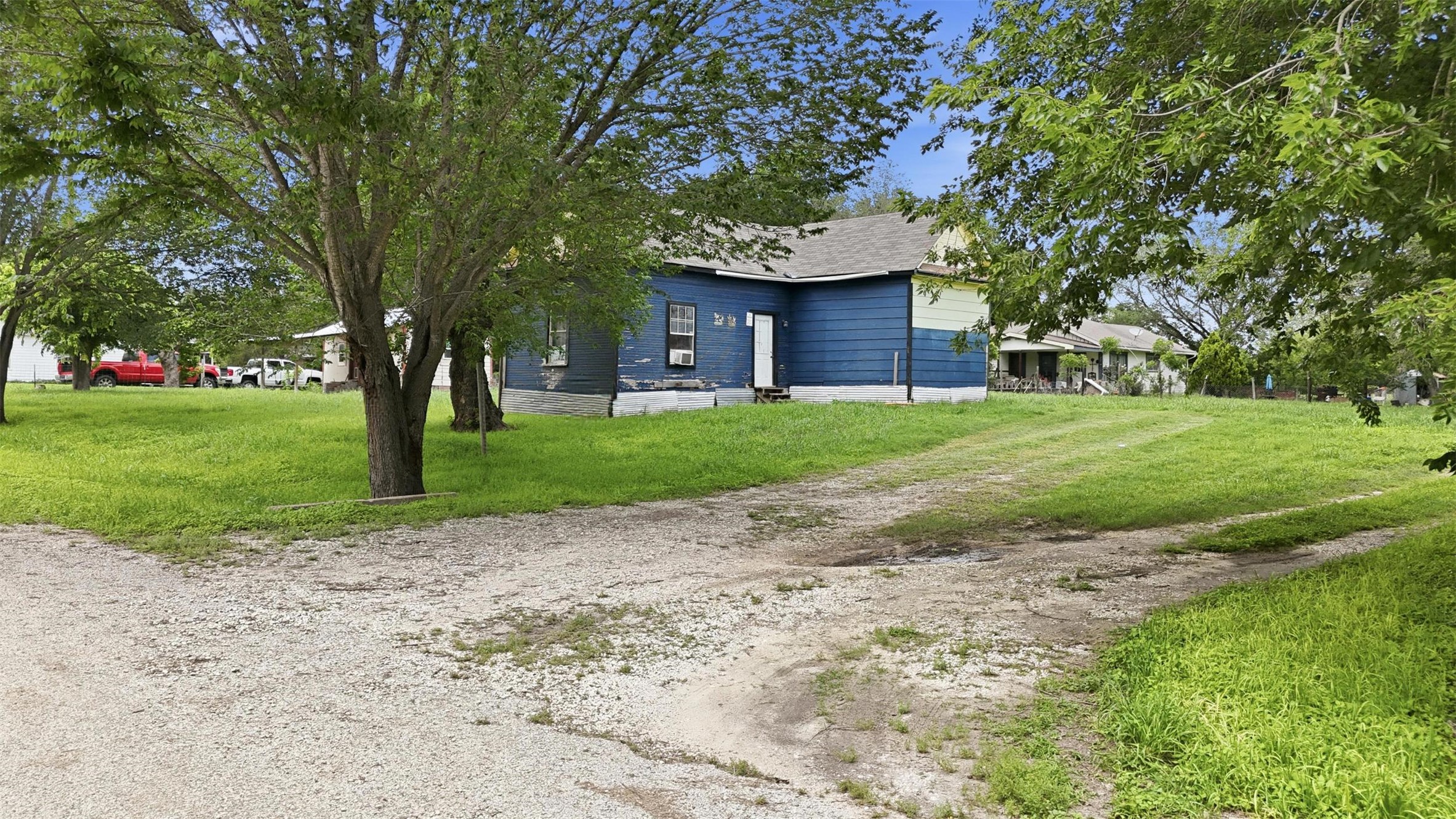 main property photo 34