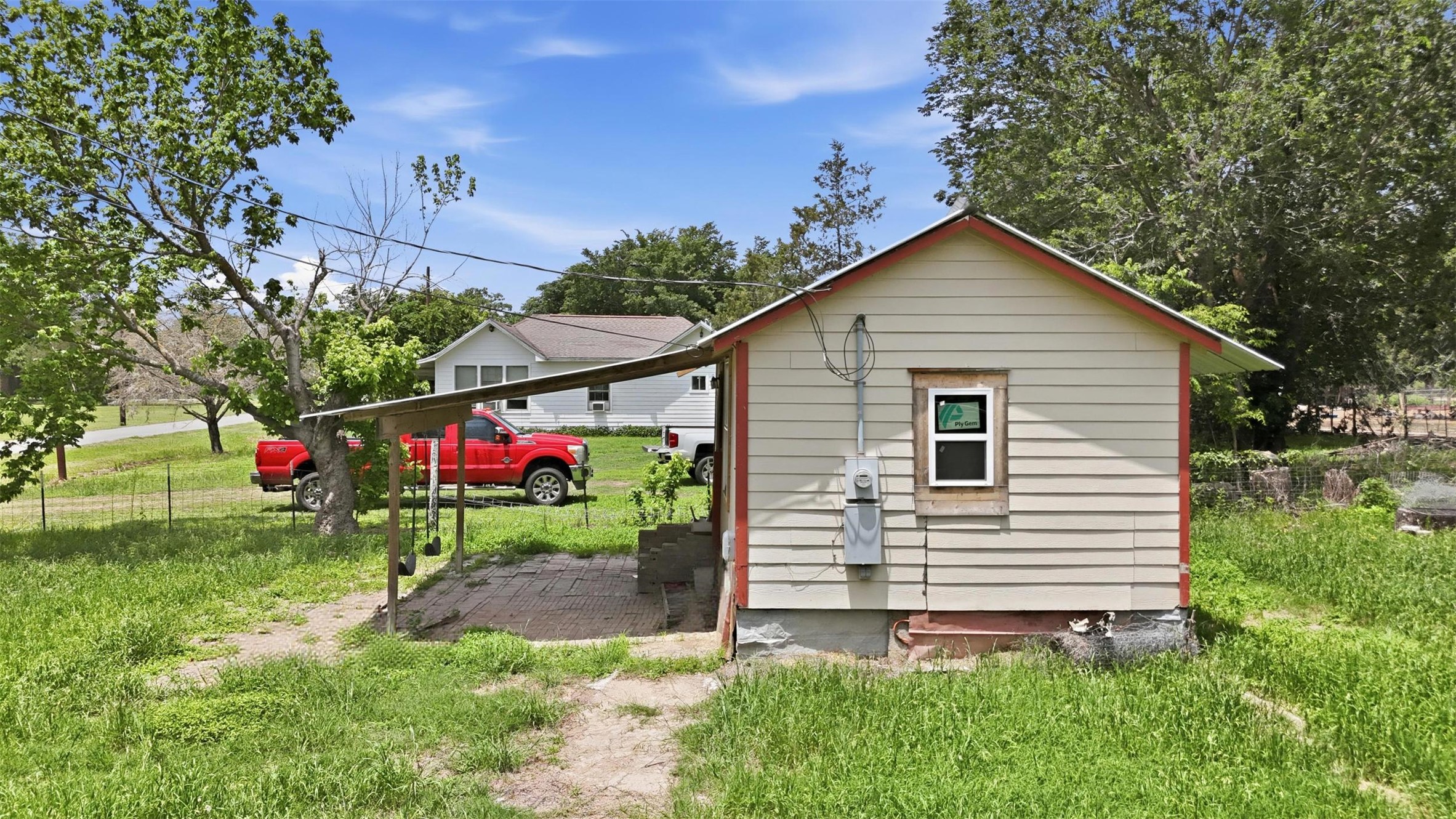 main property photo 37