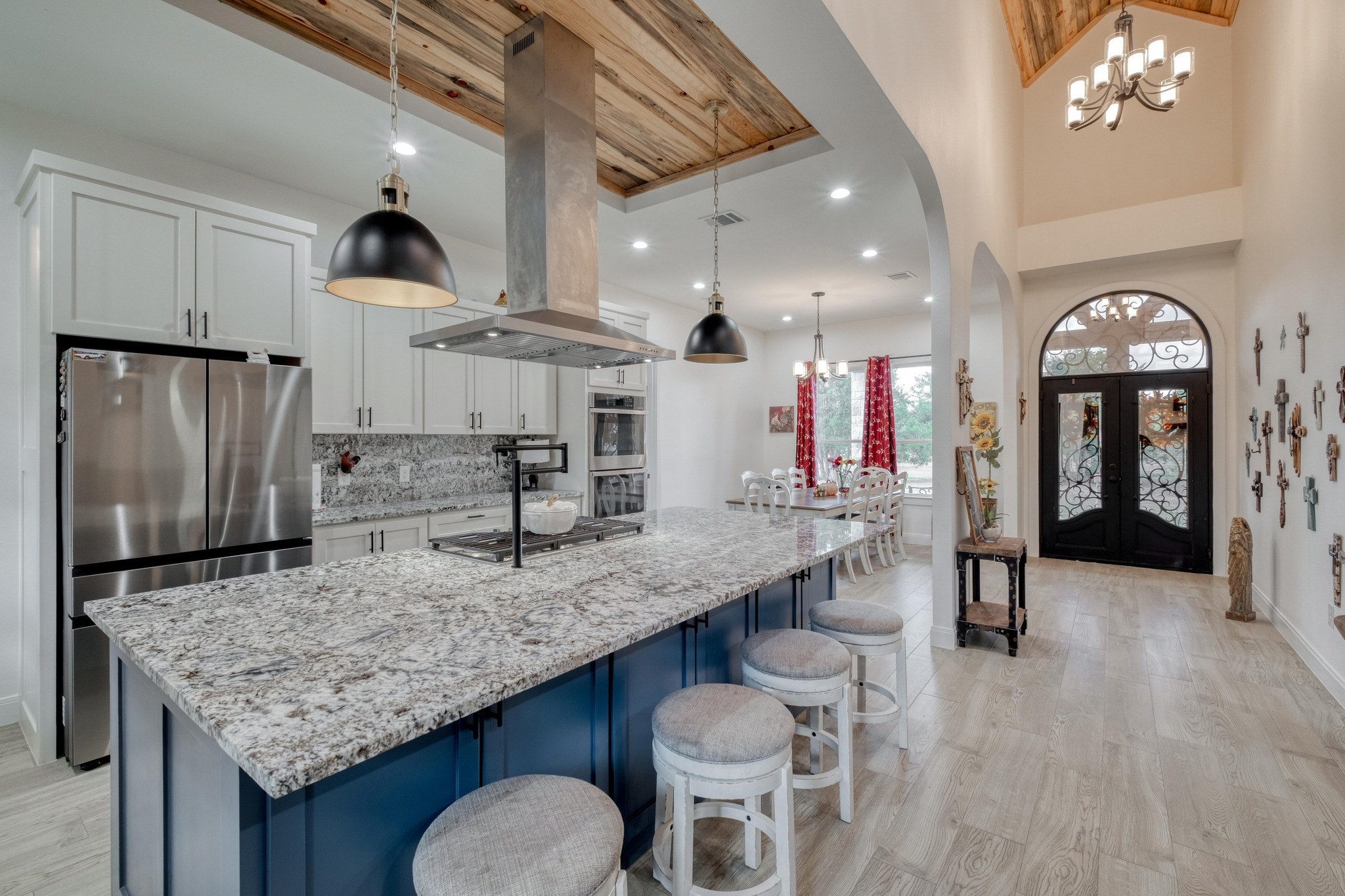 main property photo 23