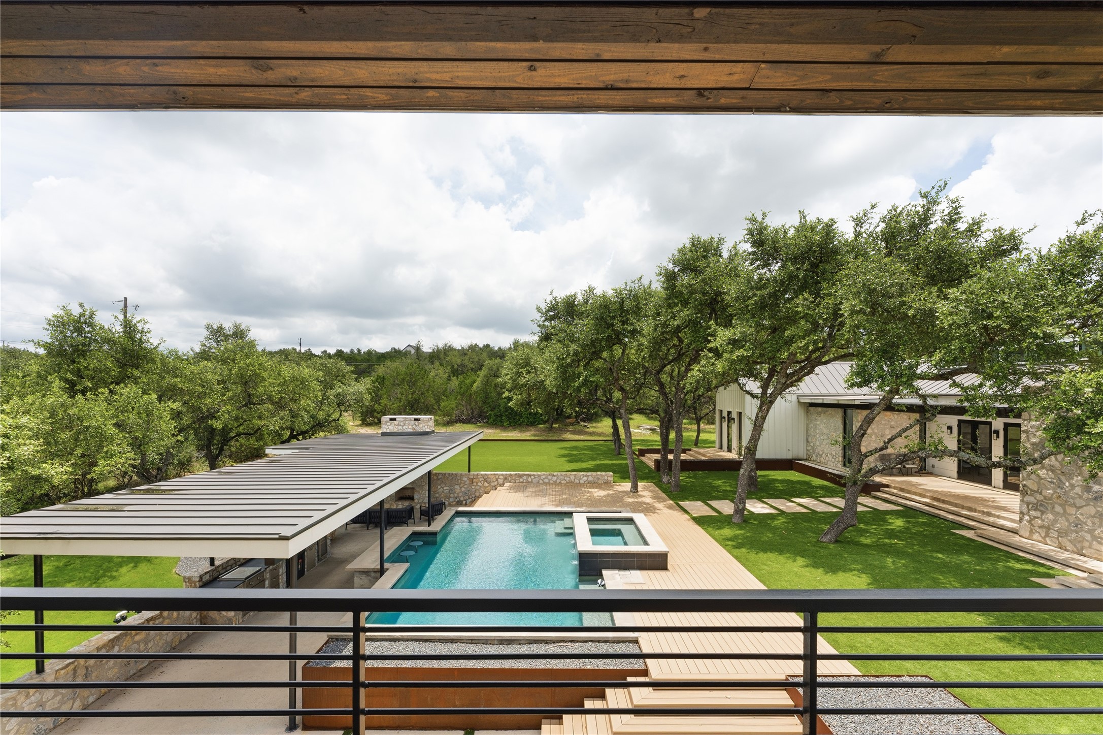 main property photo 17