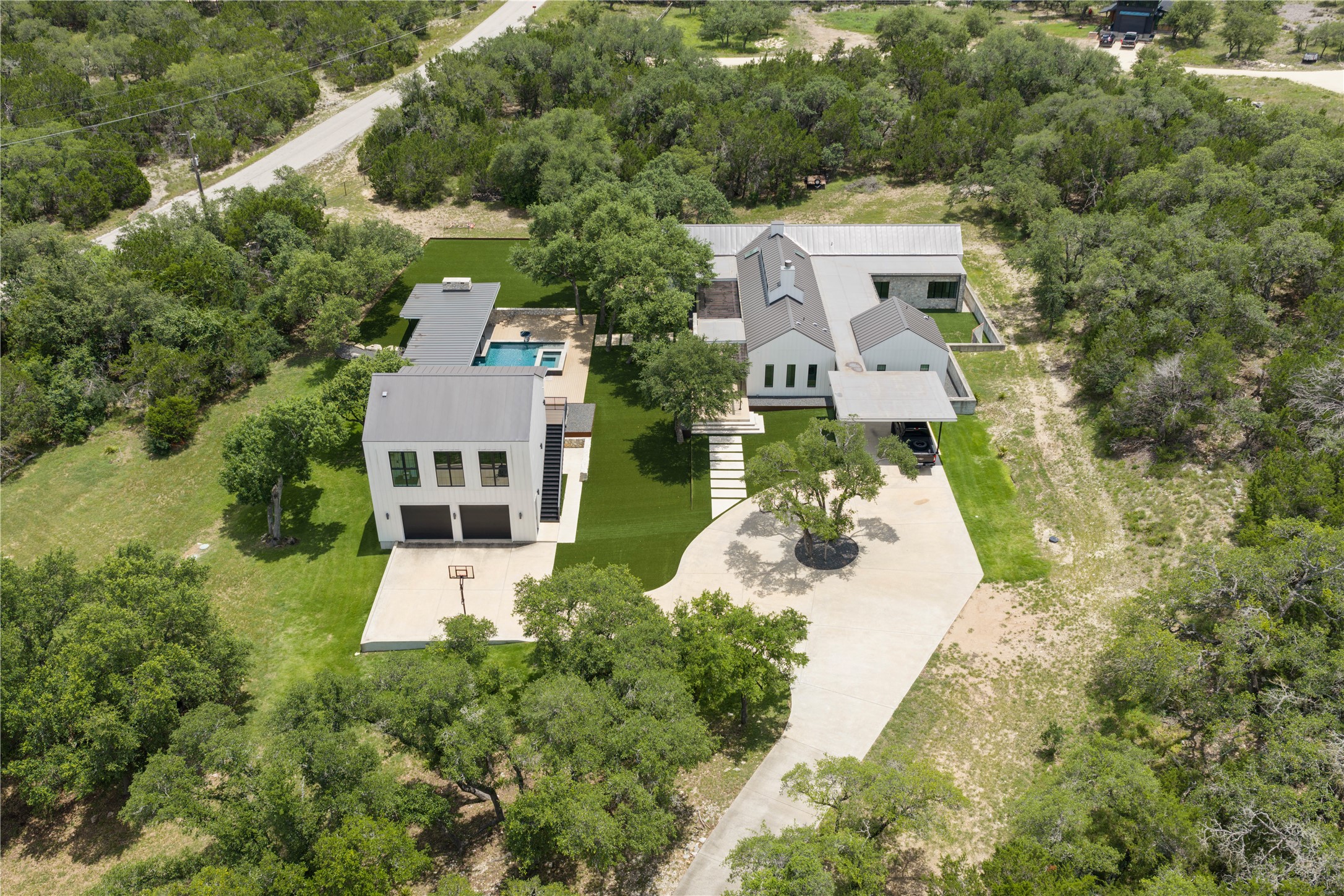 main property photo 39