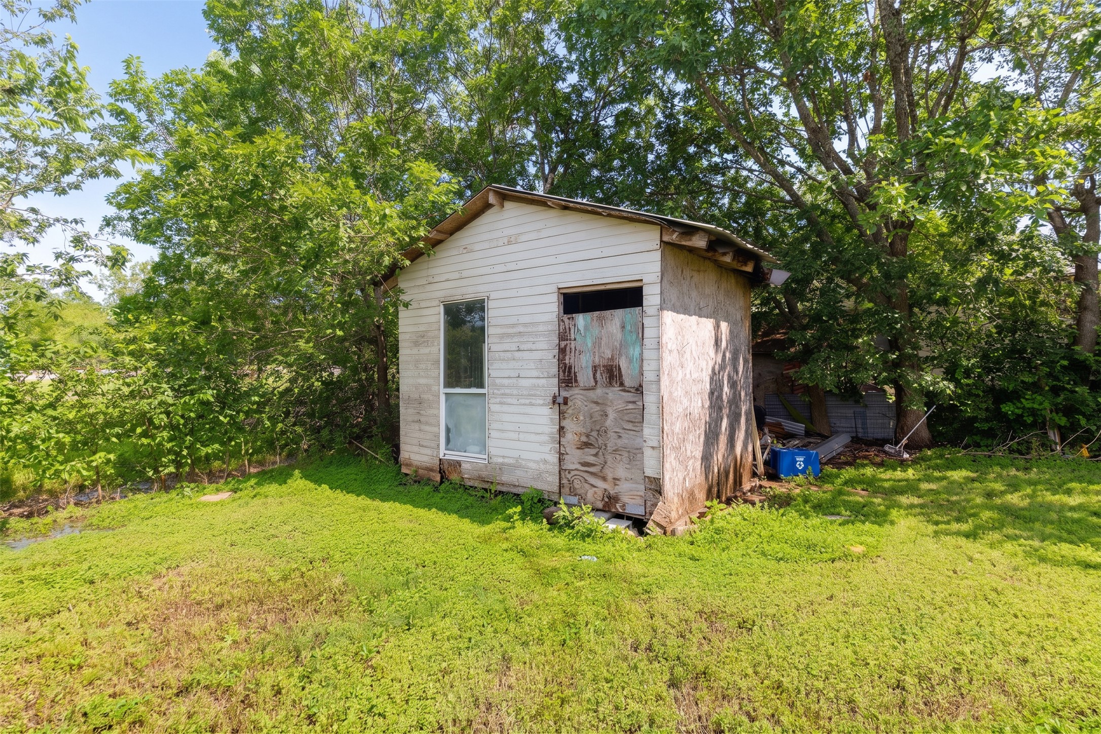 main property photo 11