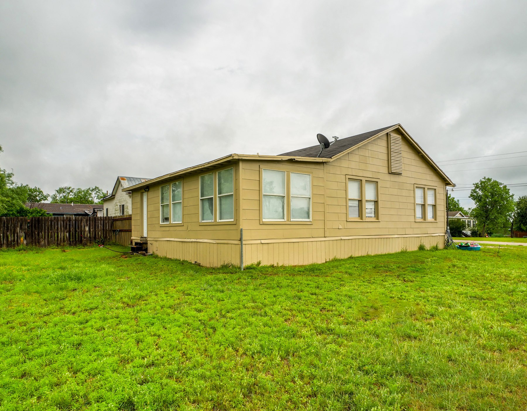main property photo 18
