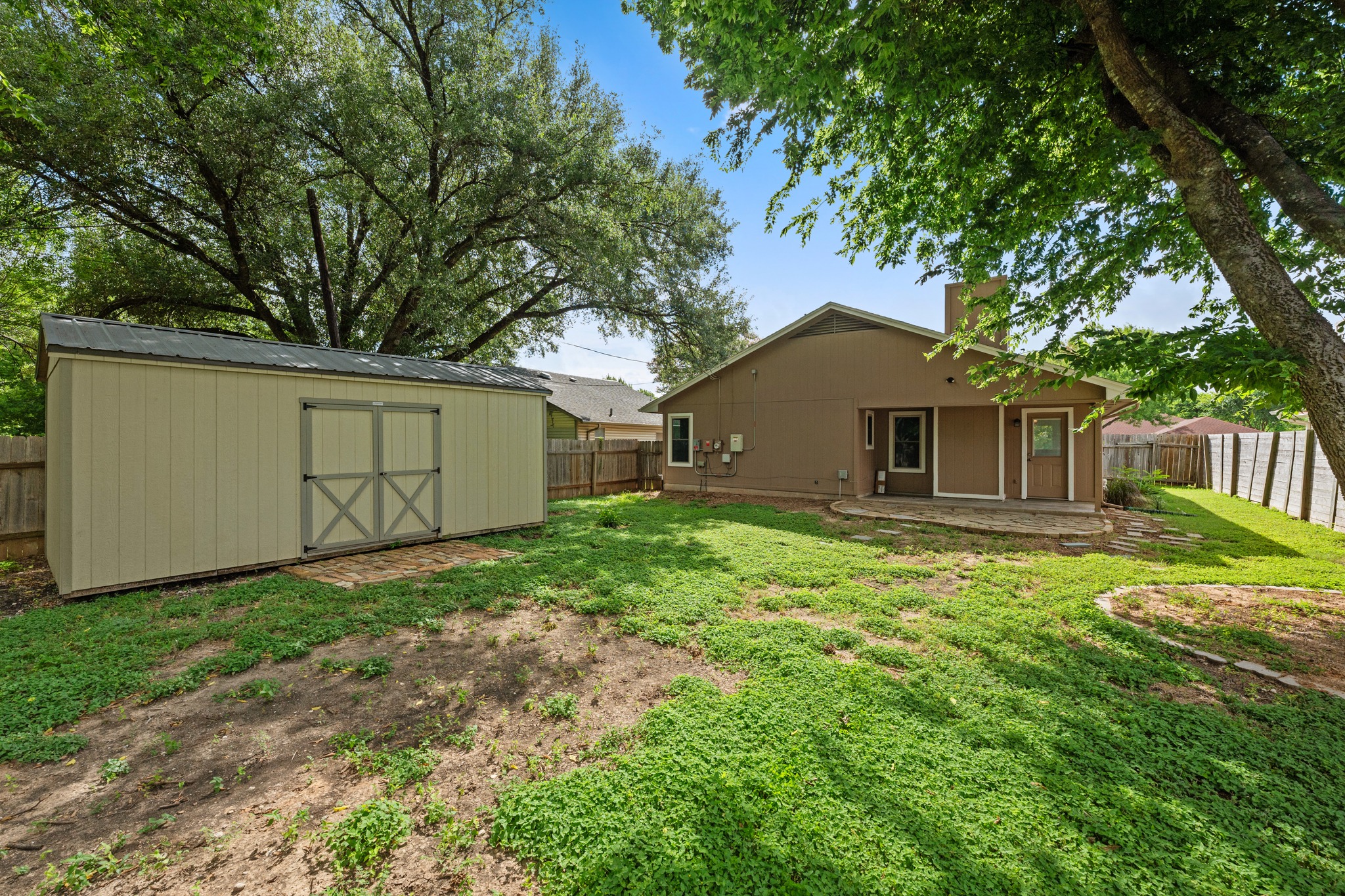 main property photo 22